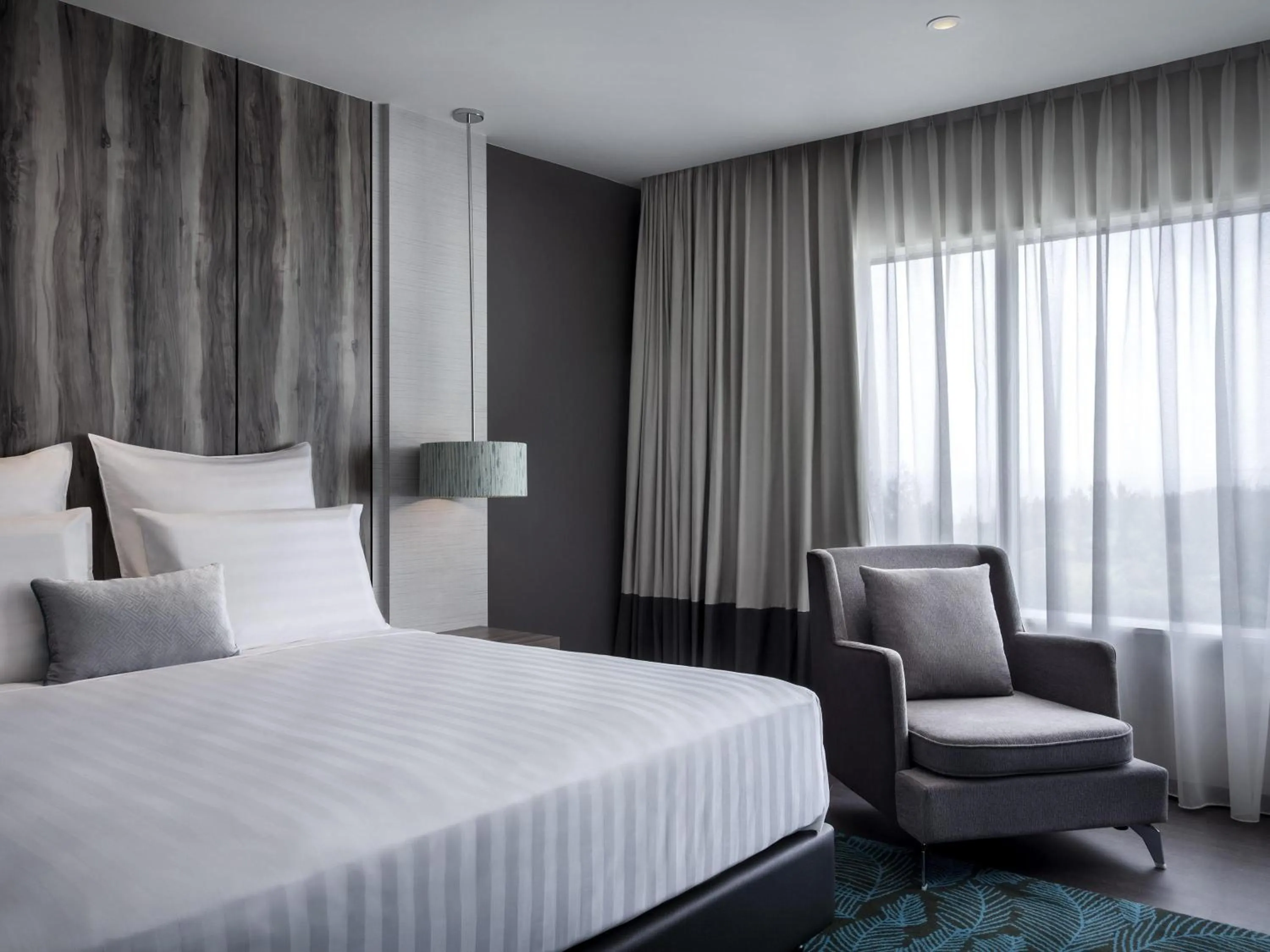 Bedroom, Bed in Pullman Miri Waterfront