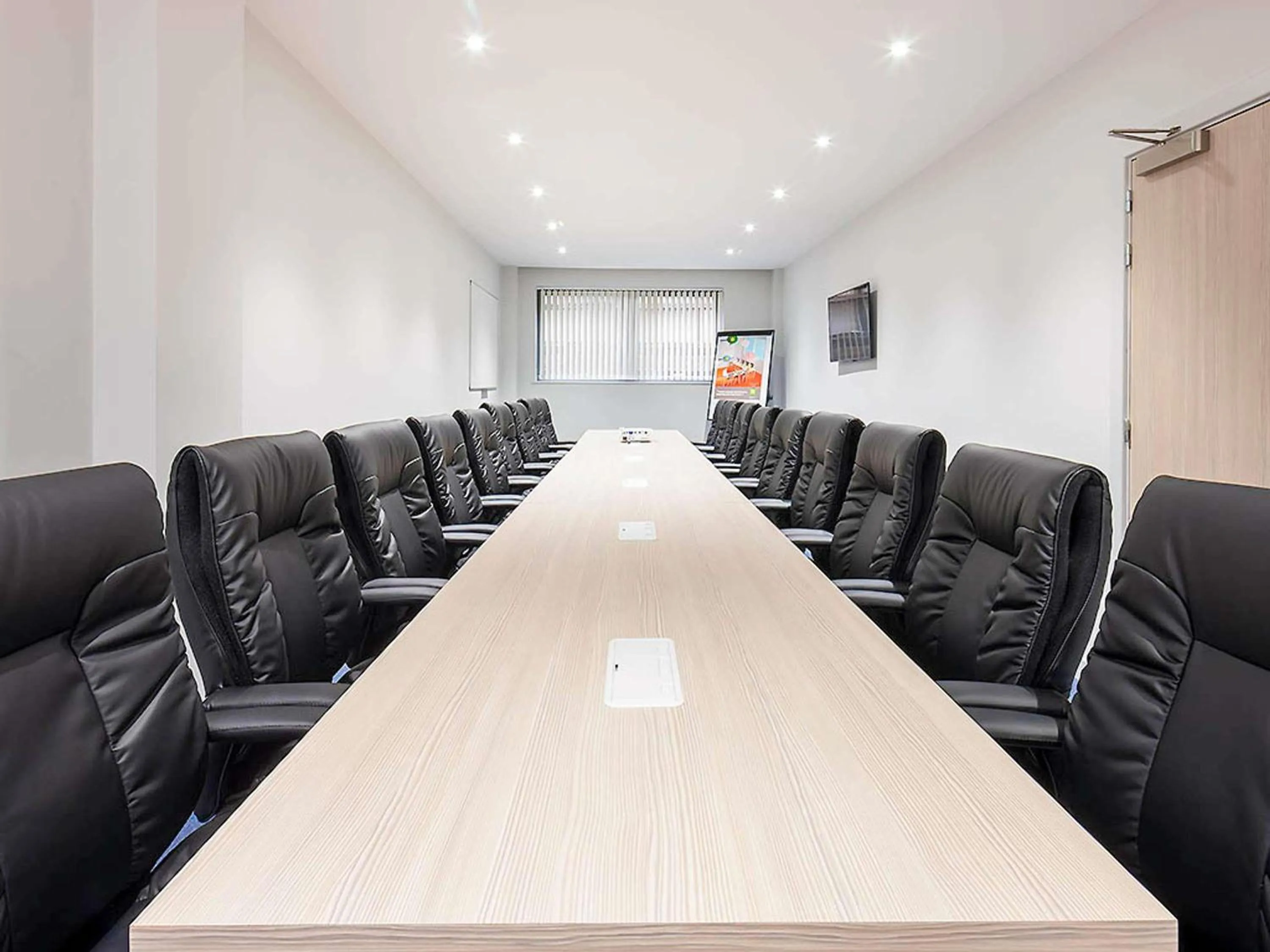 Meeting/conference room in ibis Styles London Heathrow Airport