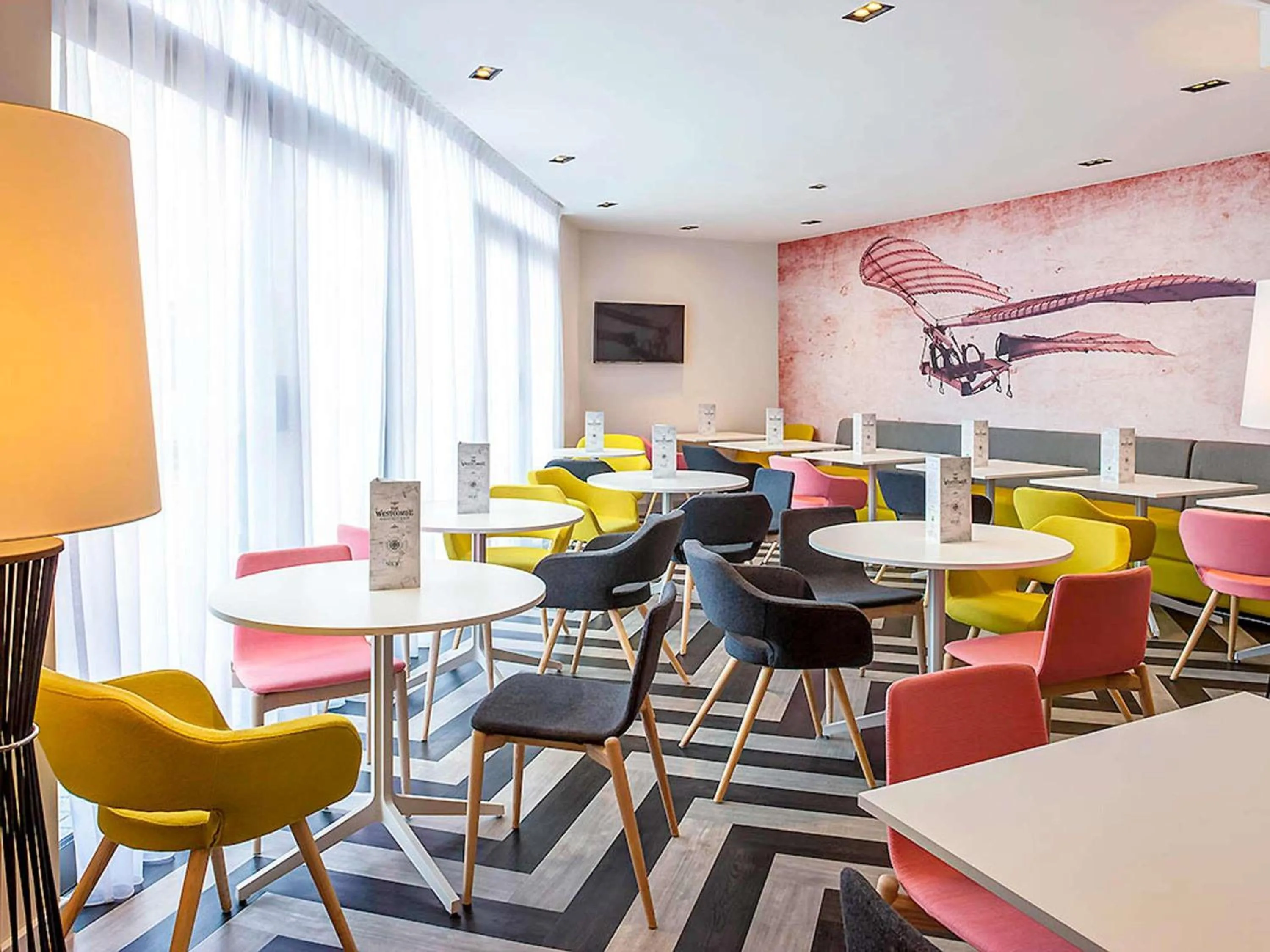 Restaurant/places to eat in ibis Styles London Heathrow Airport