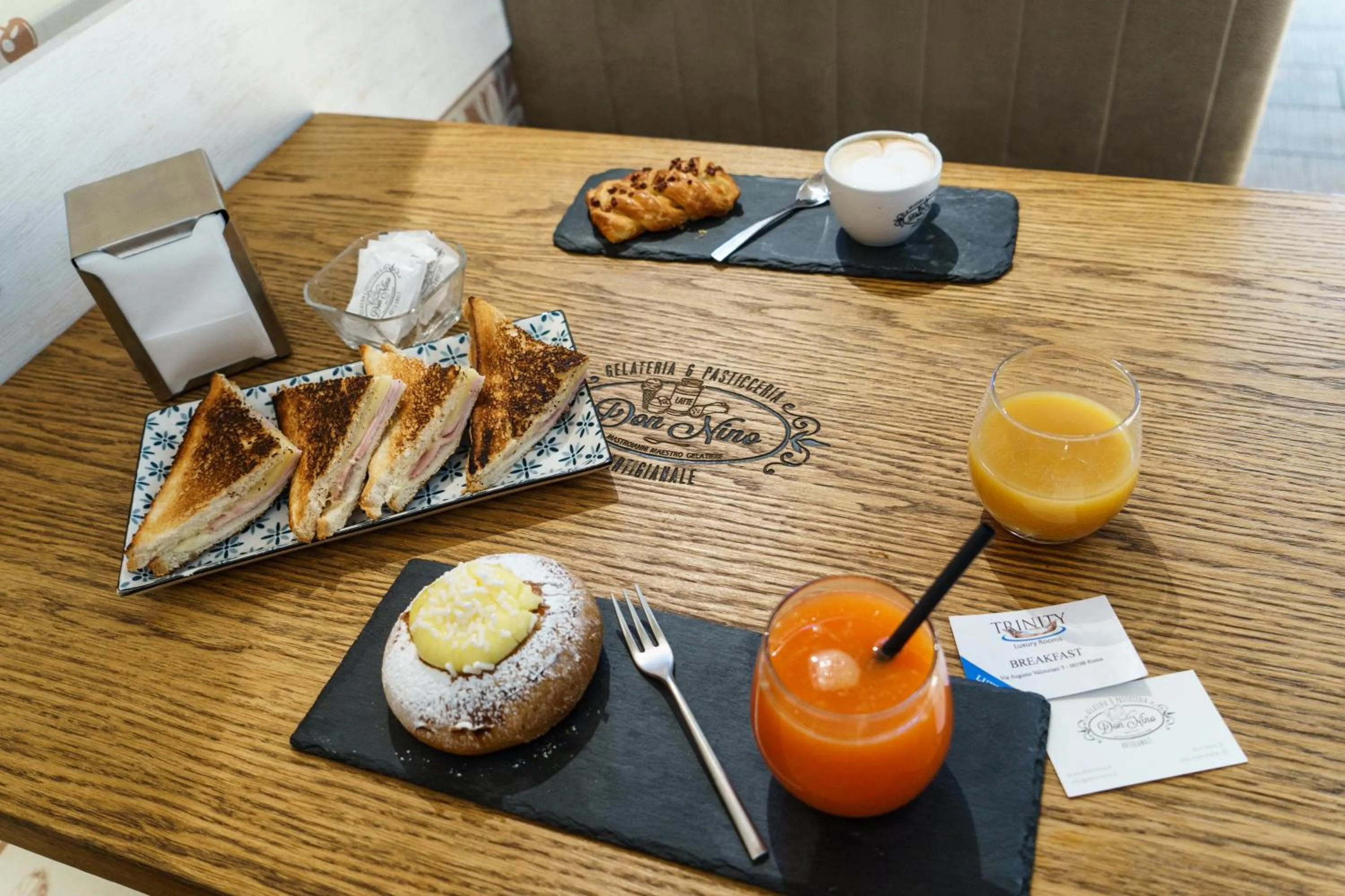 Breakfast in Trinity Luxury Rooms