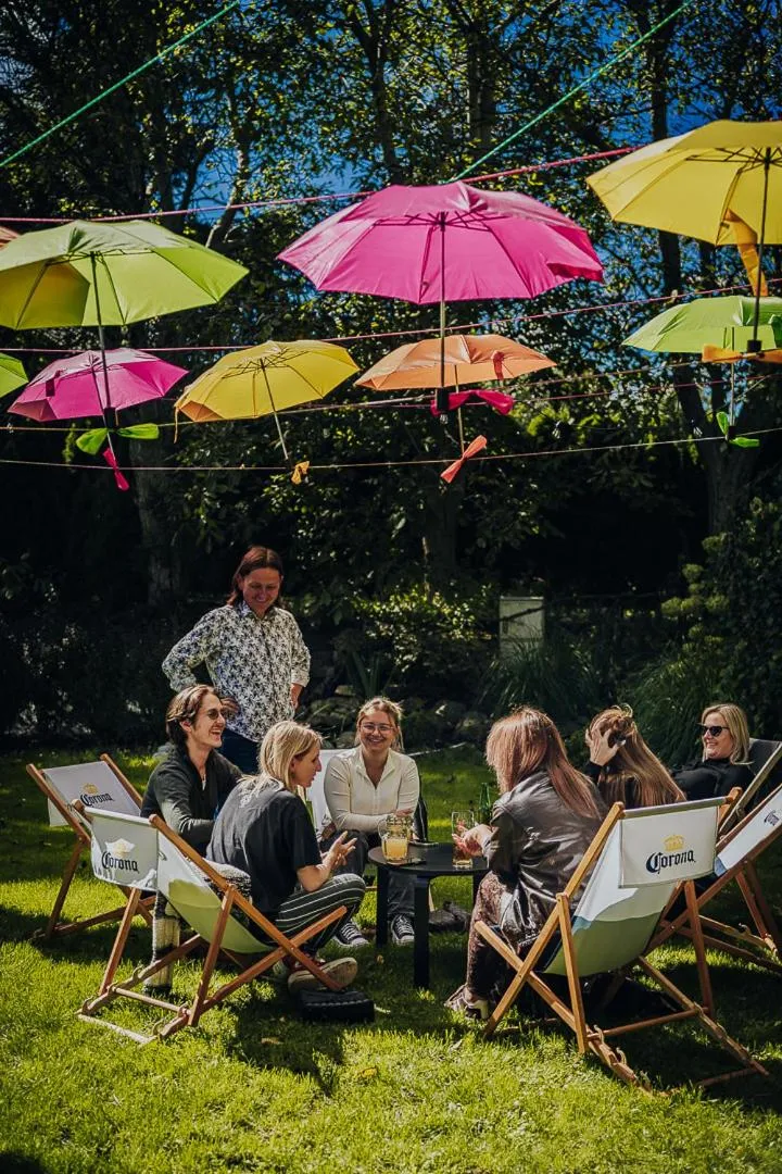 Restaurant/places to eat in Hotel Falcon