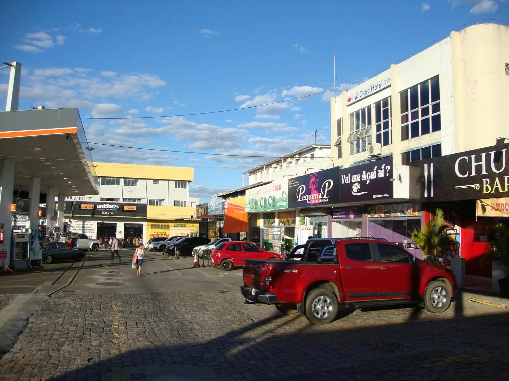 Restaurant/places to eat in D'arc Hotel