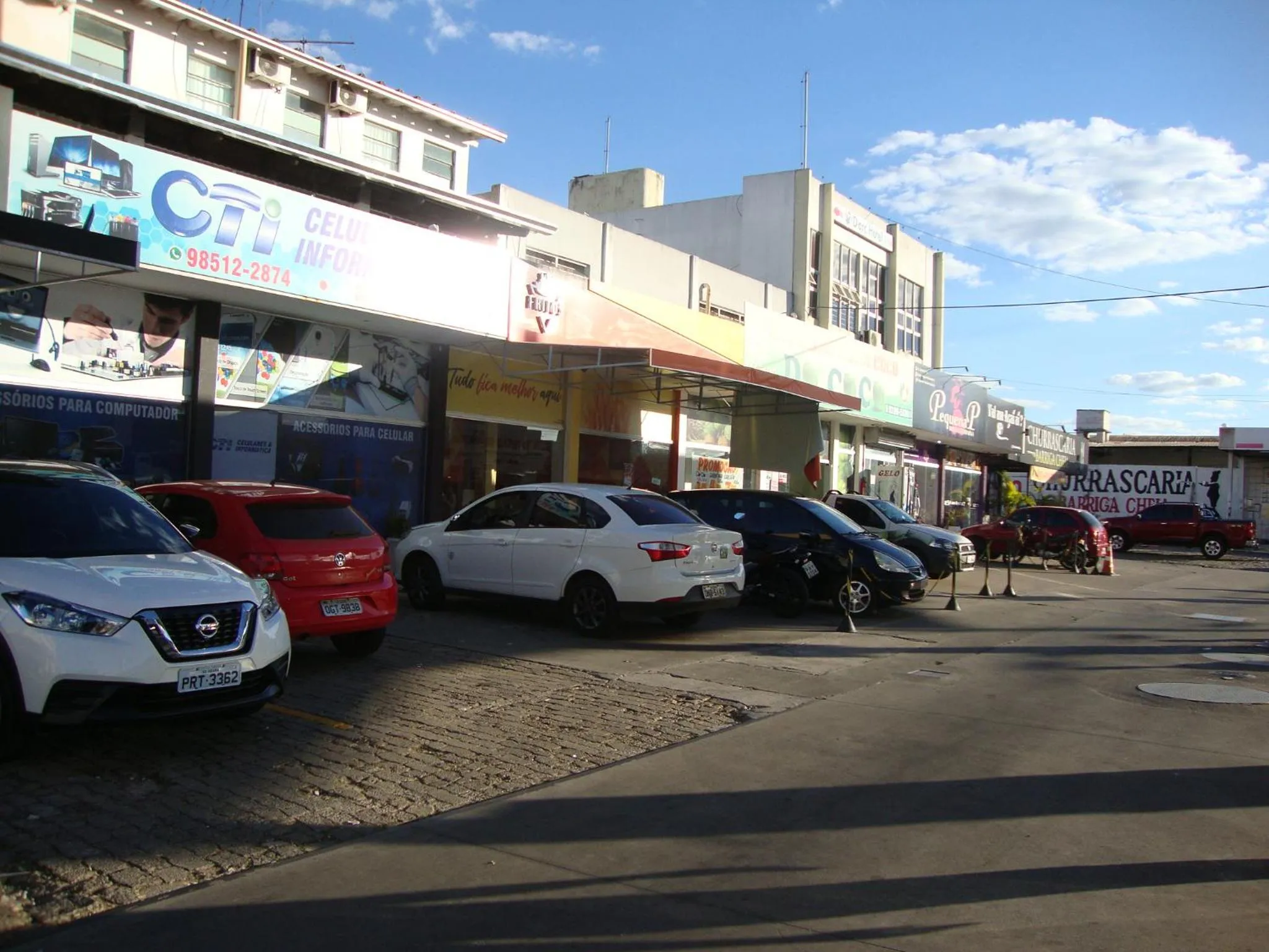 Restaurant/places to eat in D'arc Hotel