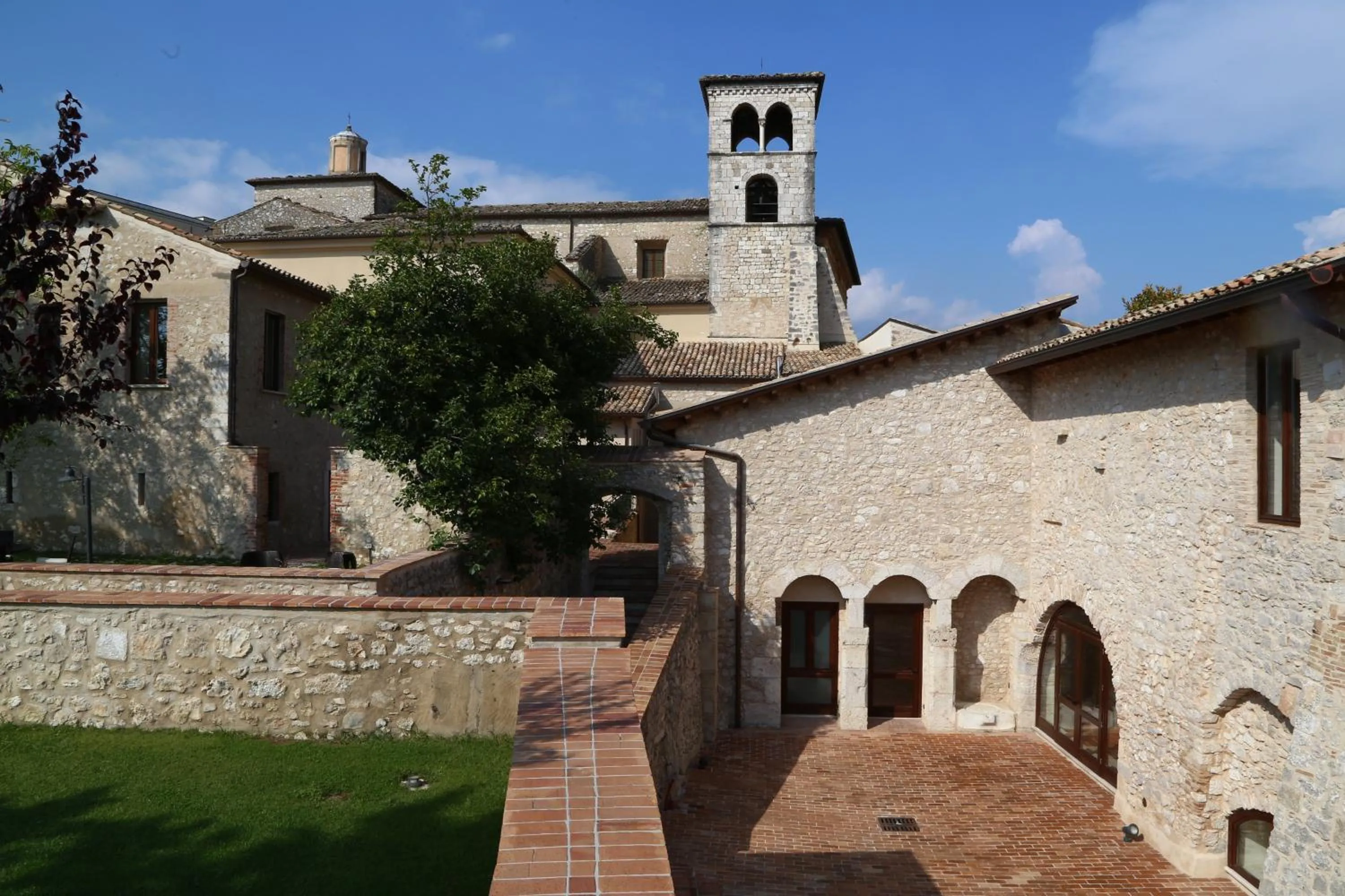 Inner courtyard view in Monastero Di Sant'Erasmo