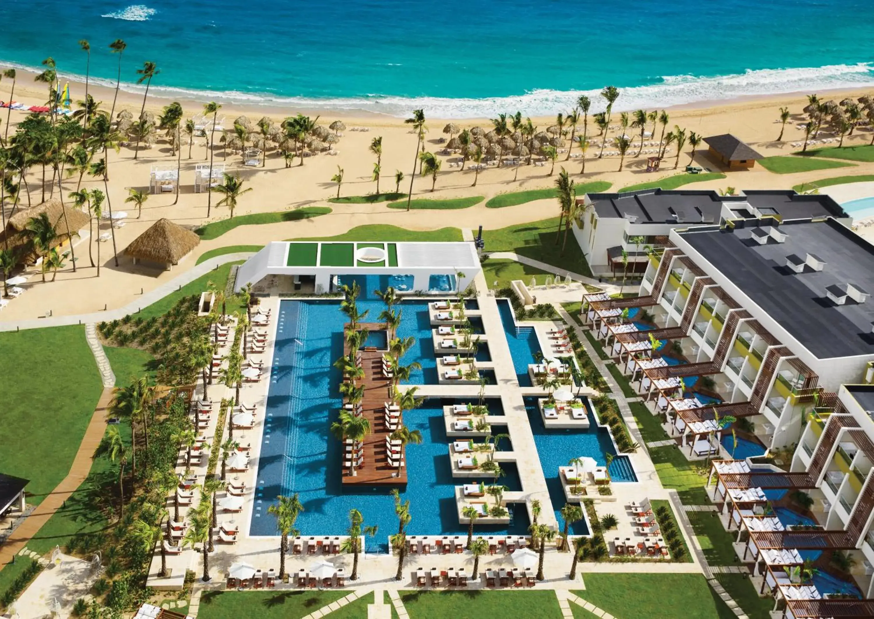 Swimming pool in Dreams Onyx Resort & Spa - All Inclusive Swimming pool in Dreams Onyx Resort & Spa - All Inclusive