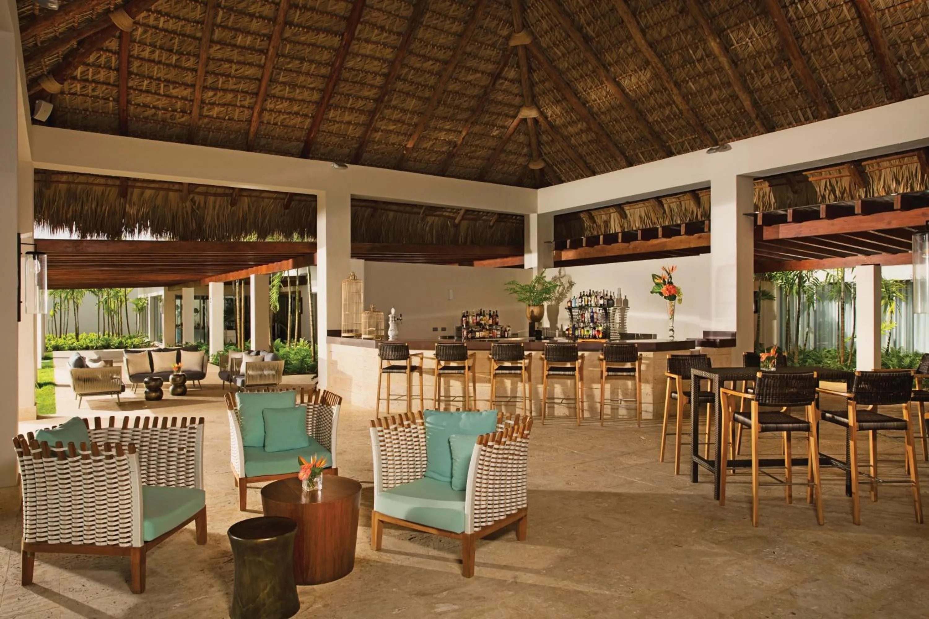 Lounge or bar in Dreams Onyx Resort & Spa - All Inclusive