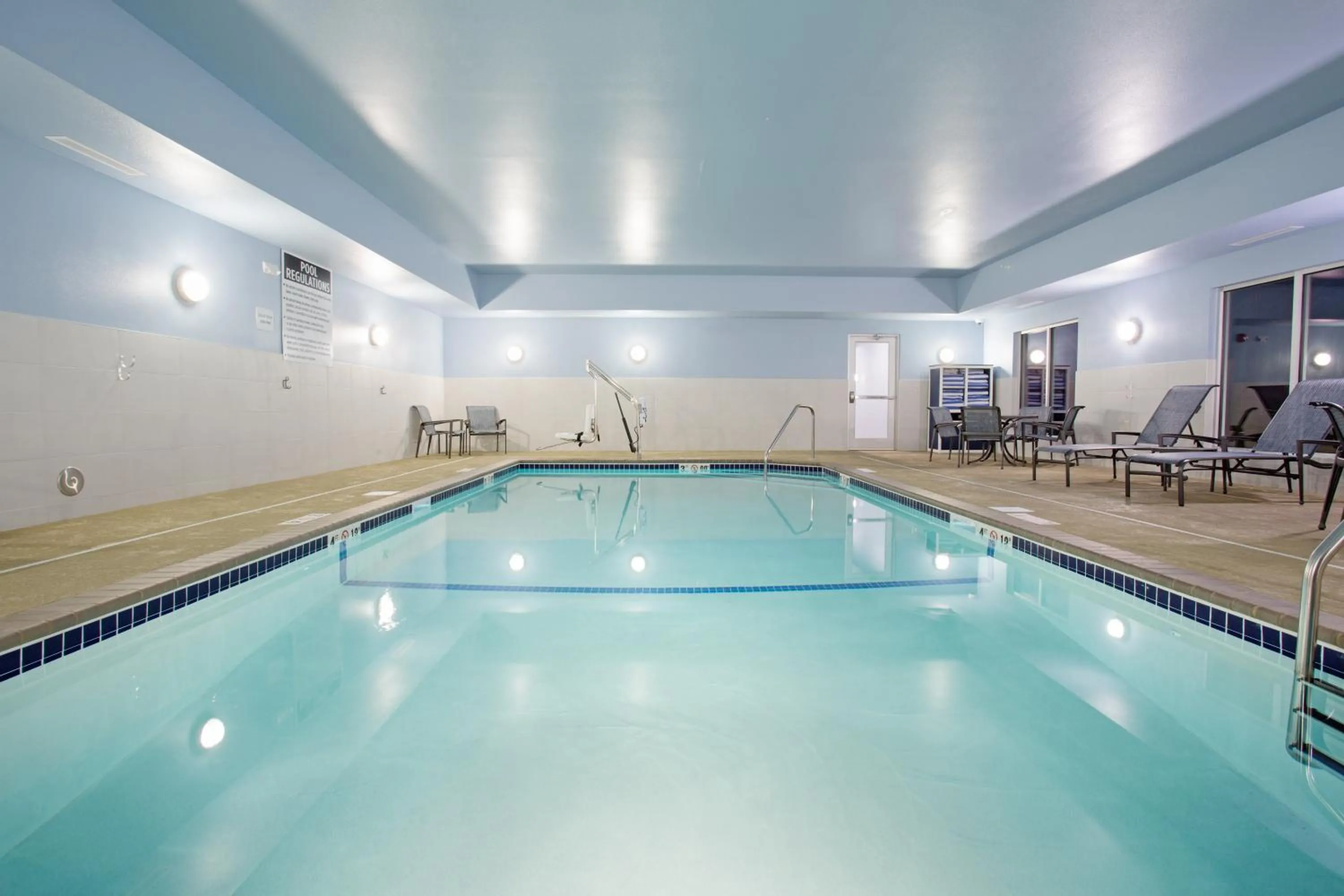 Swimming pool in Holiday Inn Express & Suites Lincoln I - 80 by IHG