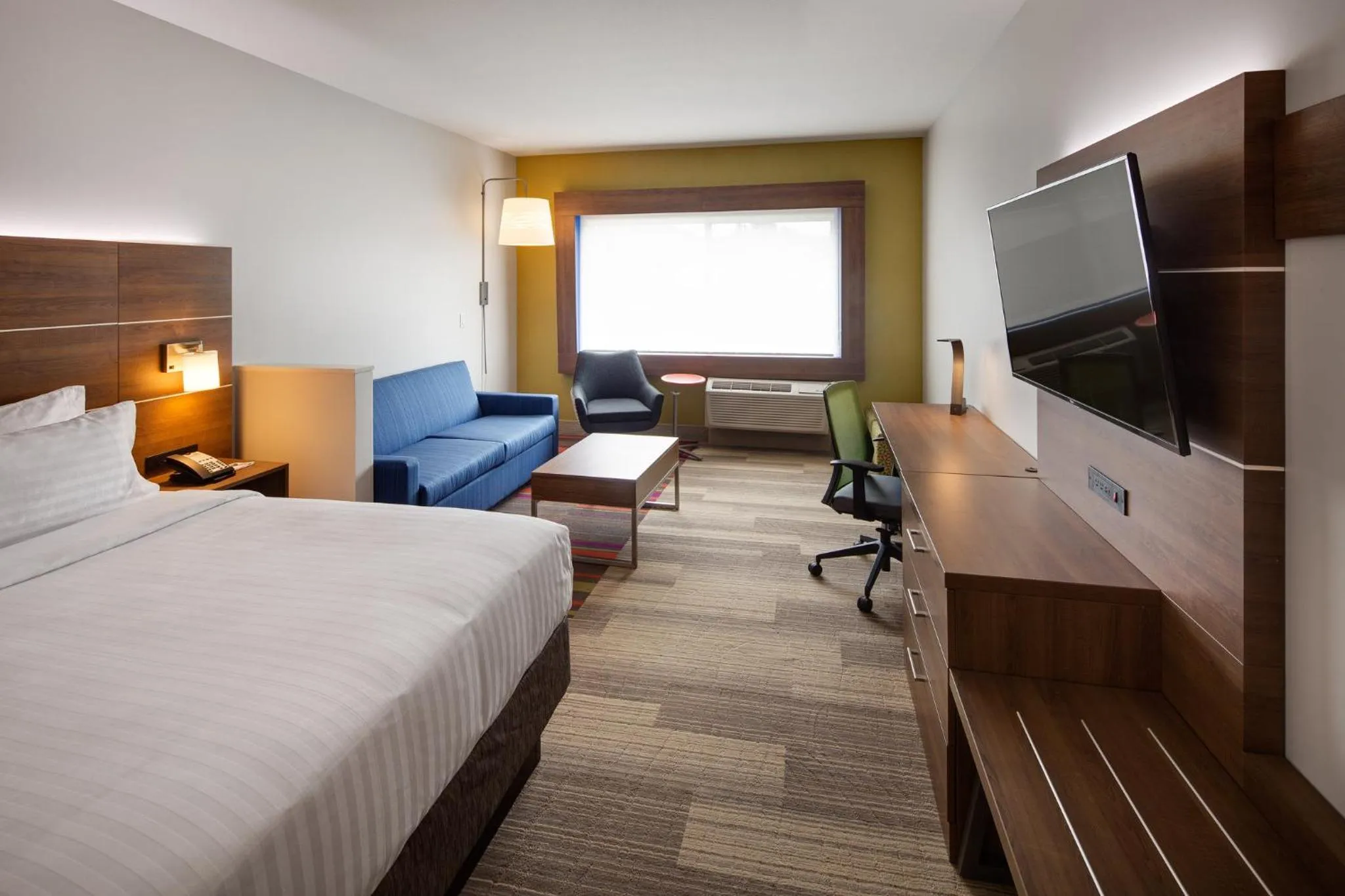 Bedroom, Bed in Holiday Inn Express & Suites Terrace by IHG