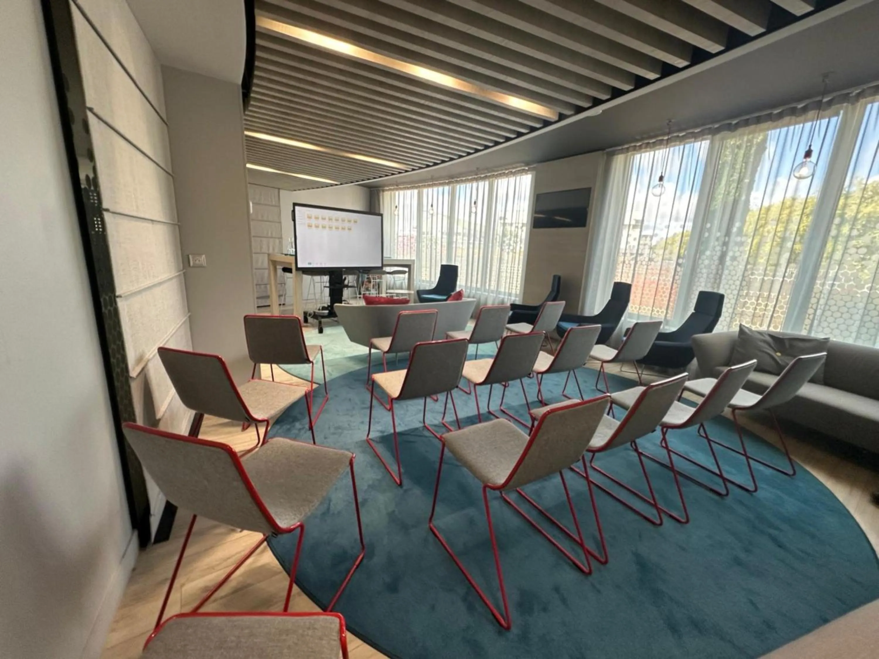 Meeting/conference room in Holiday Inn Express Paris - Velizy by IHG