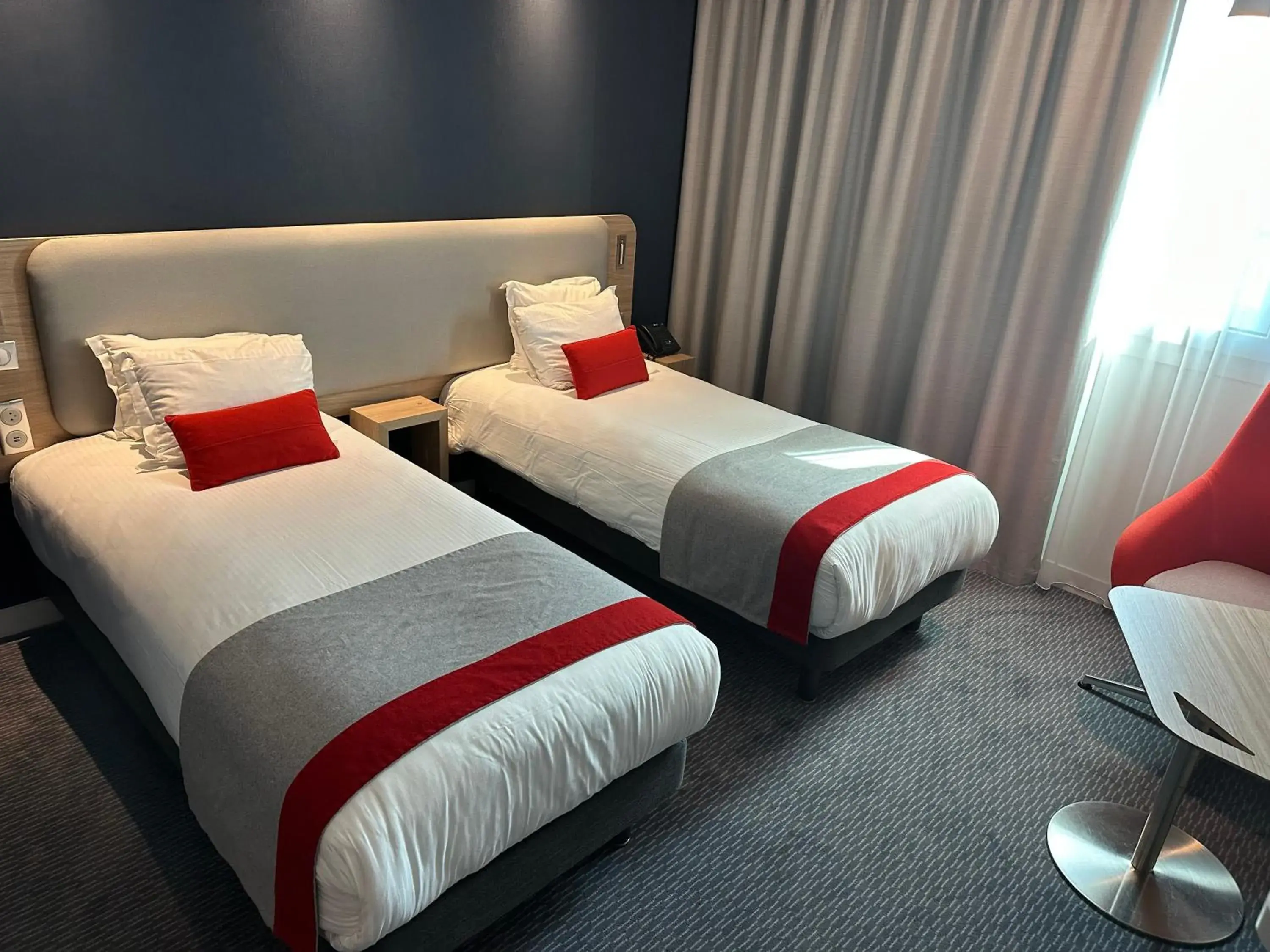 Bed in Holiday Inn Express Paris - Velizy by IHG Bed in Holiday Inn Express Paris - Velizy by IHG