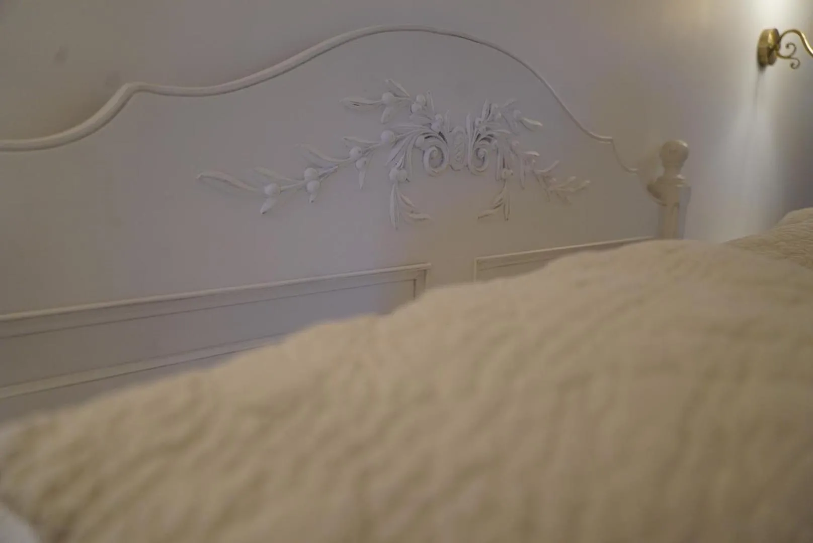 Property building, Bed in Chambres d'hôtes au Mas du Sire