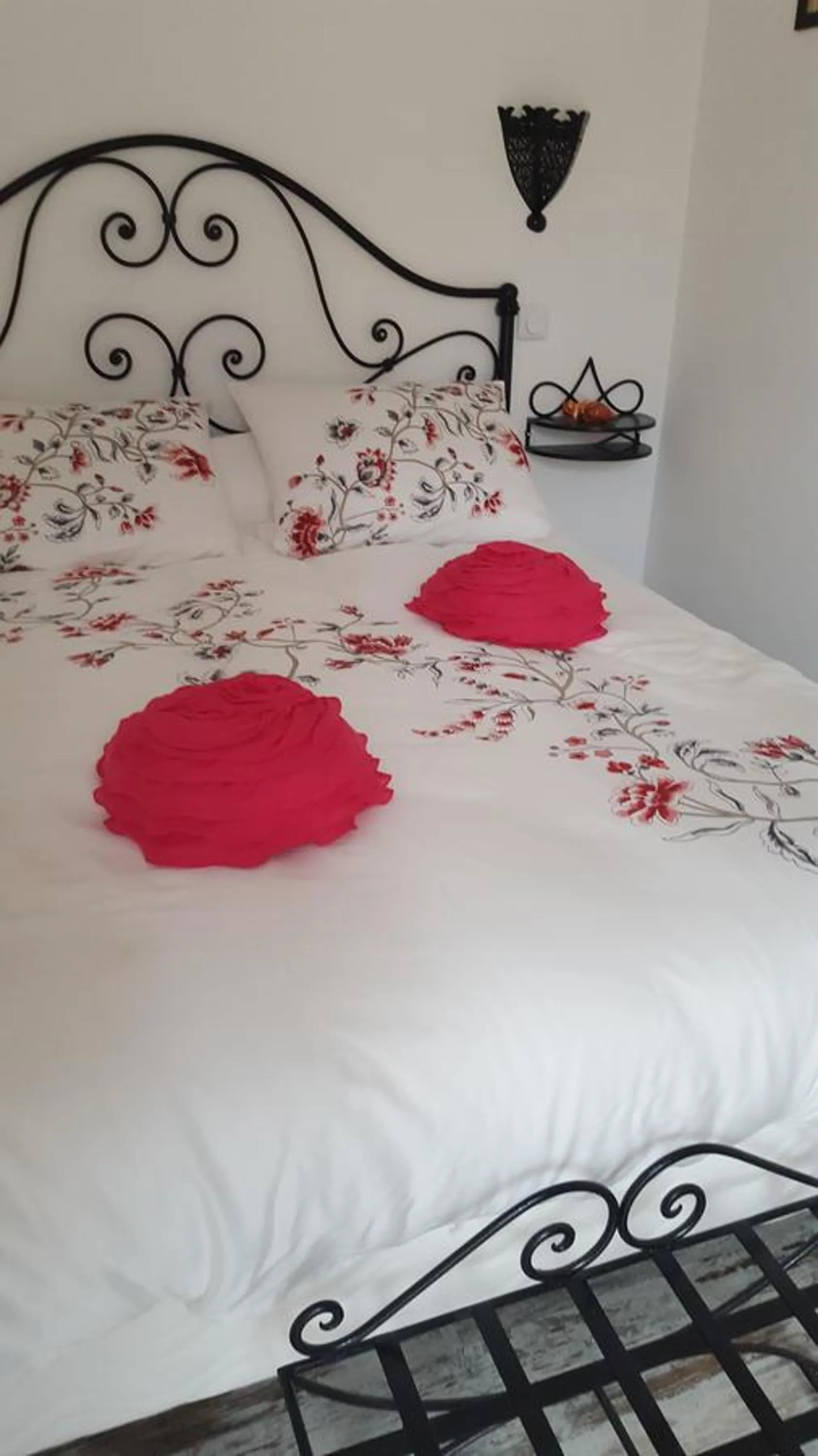 Bed in Chambres d'hôtes au Mas du Sire
