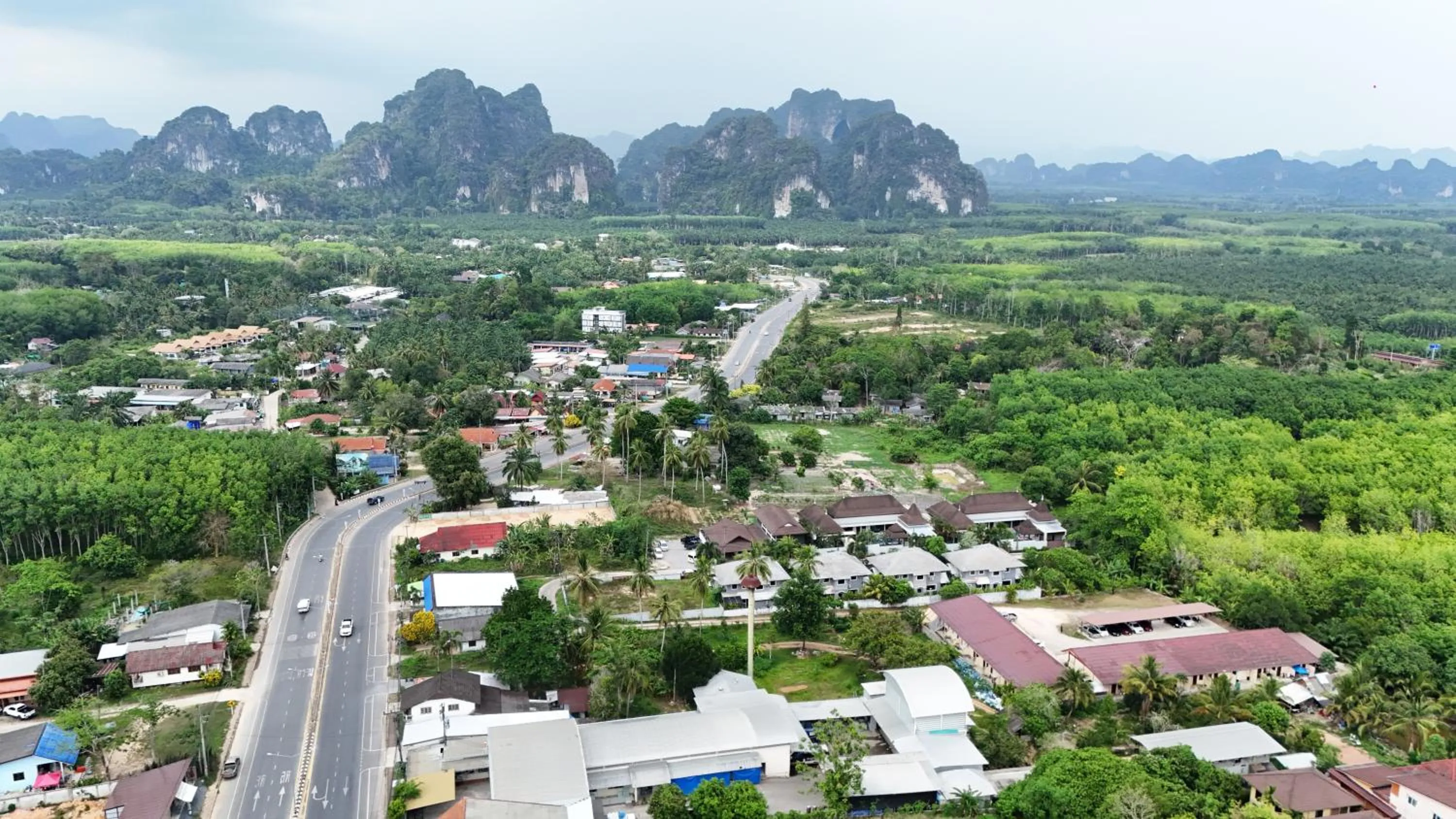 Bird's eye view in Narintara Private Pool Villas - Free Tuk-Tuk Service to the Beach!