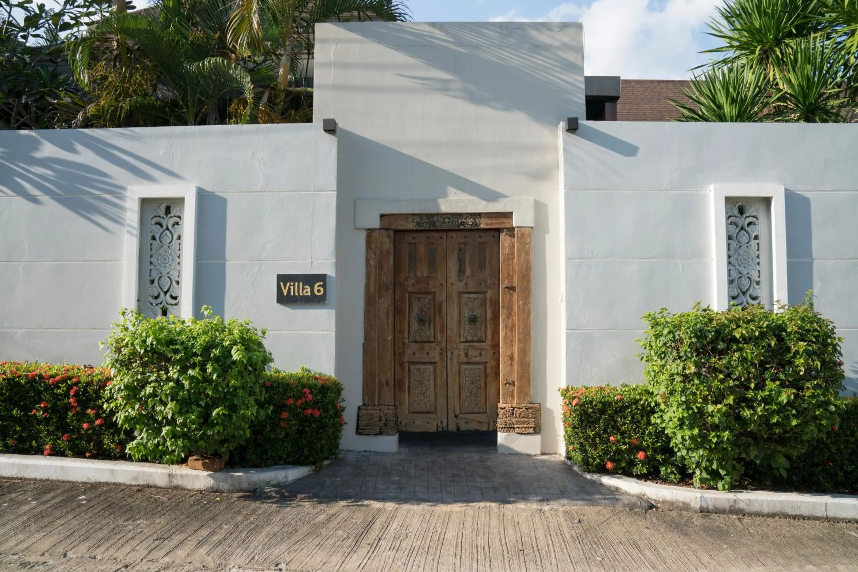 Facade/entrance in Narintara Private Pool Villas - Free Tuk-Tuk Service to the Beach!