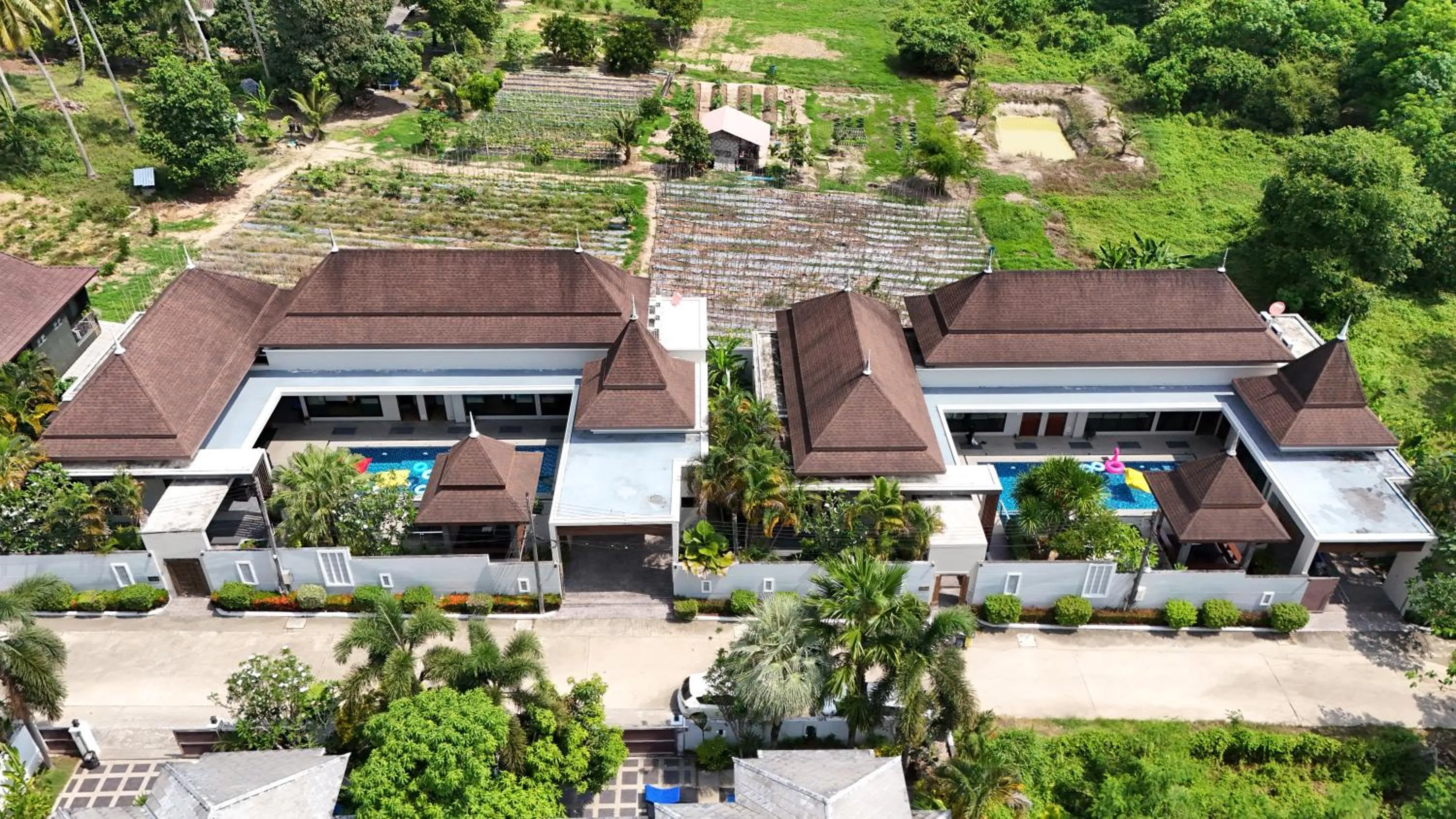 Bird's eye view in Narintara Private Pool Villas - Free Tuk-Tuk Service to the Beach!