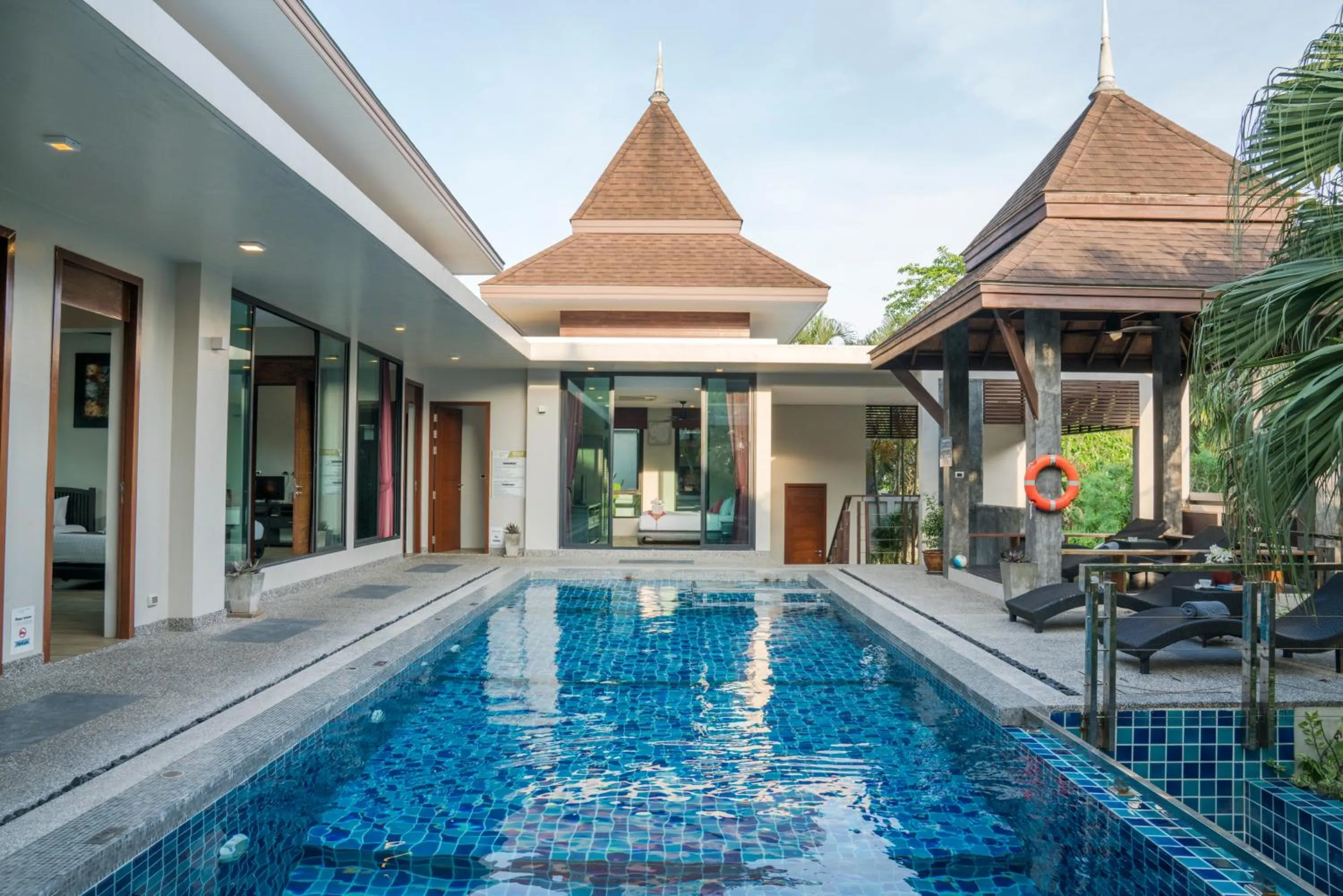 Swimming pool in Narintara Private Pool Villas - Free Tuk-Tuk Service to the Beach!