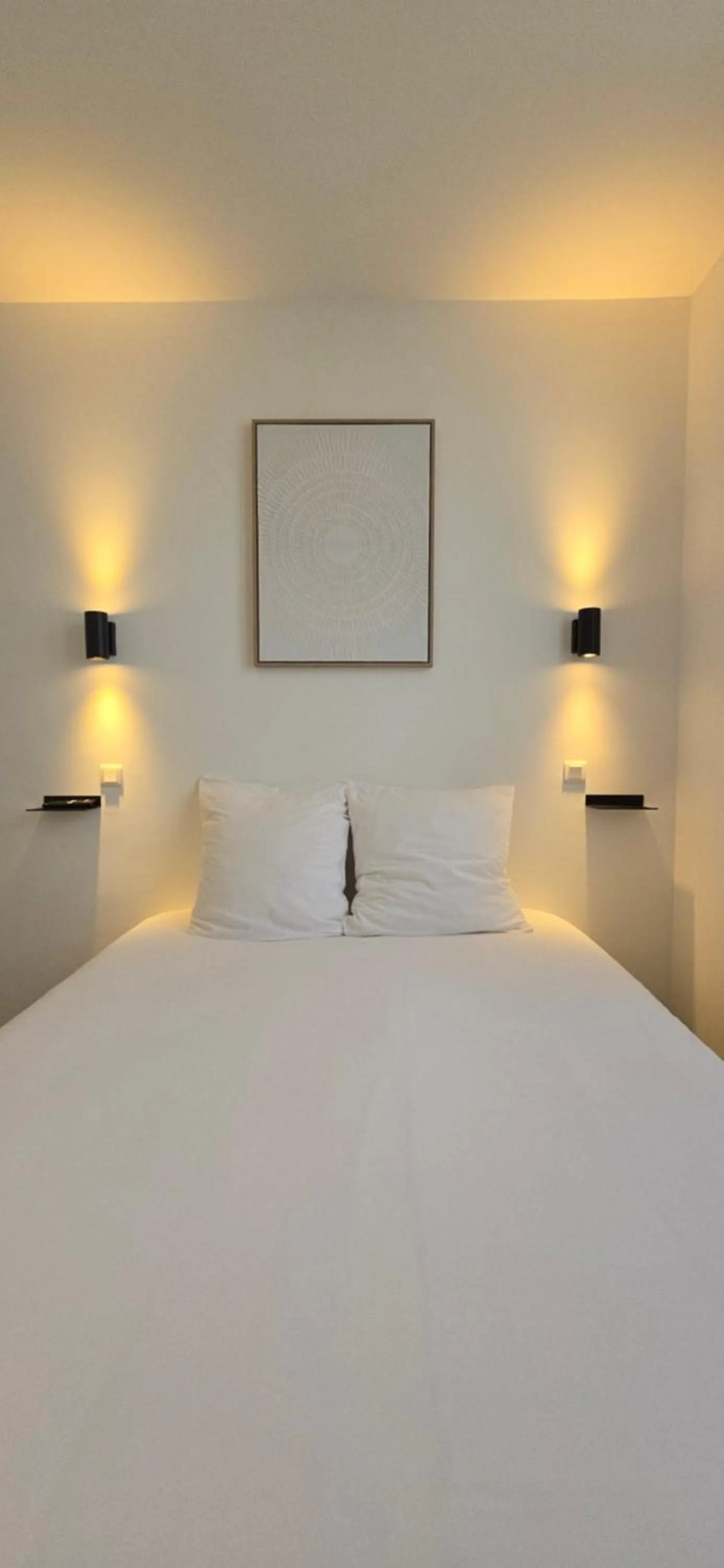 Bed in Hôtel La Croisette & Restaurant Bistrot Gantier en centre ville