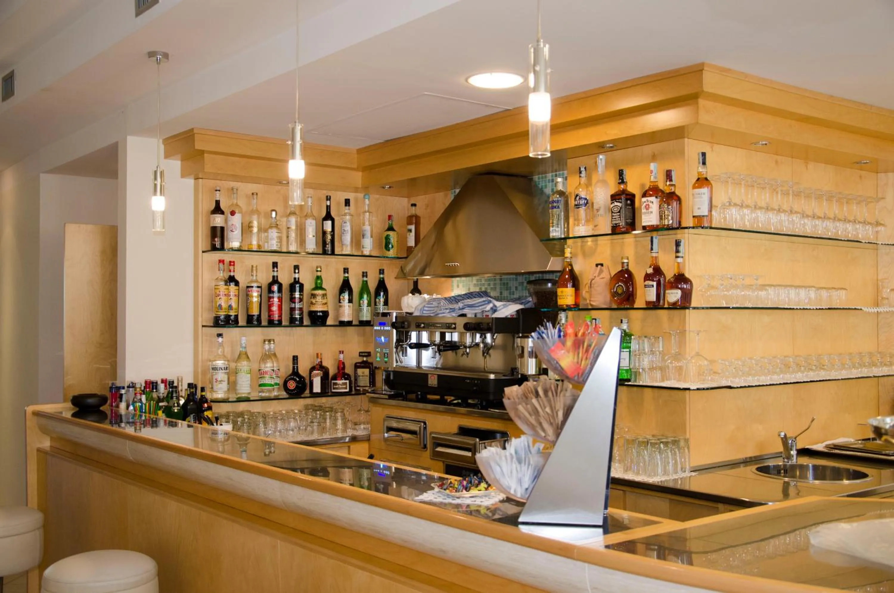 Lounge or bar in Almaluna Hotel & Resort