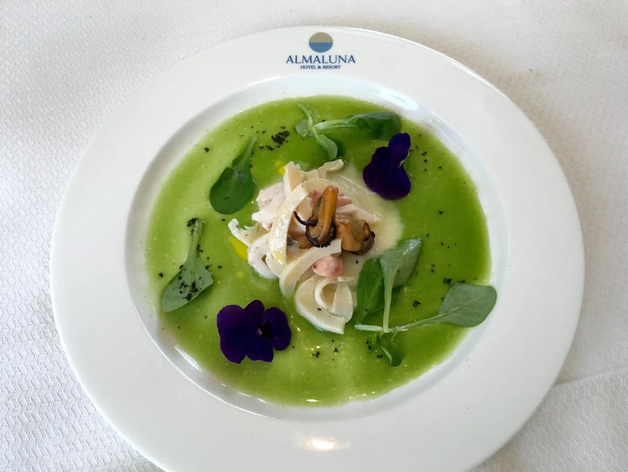 Lunch in Almaluna Hotel & Resort