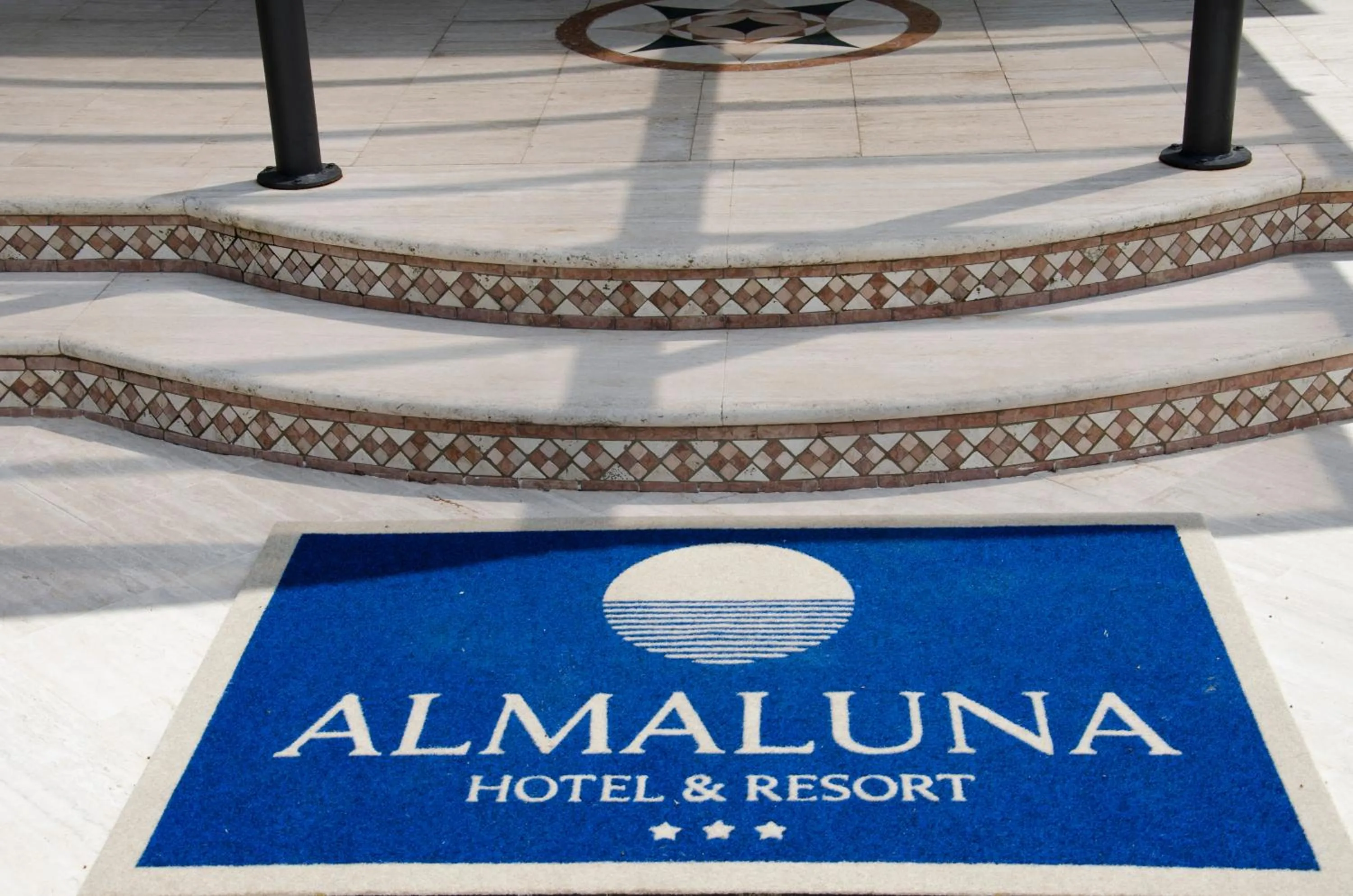 Day in Almaluna Hotel & Resort