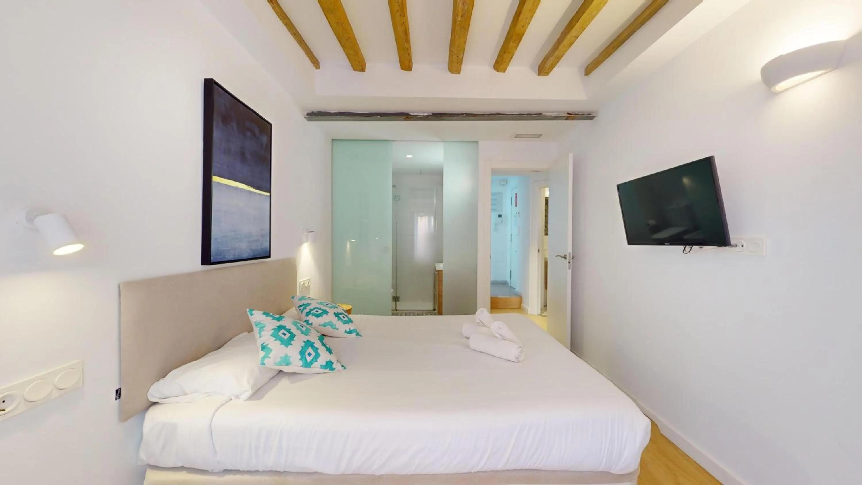 Bathroom, Bed in MyFlats Luxury City Center