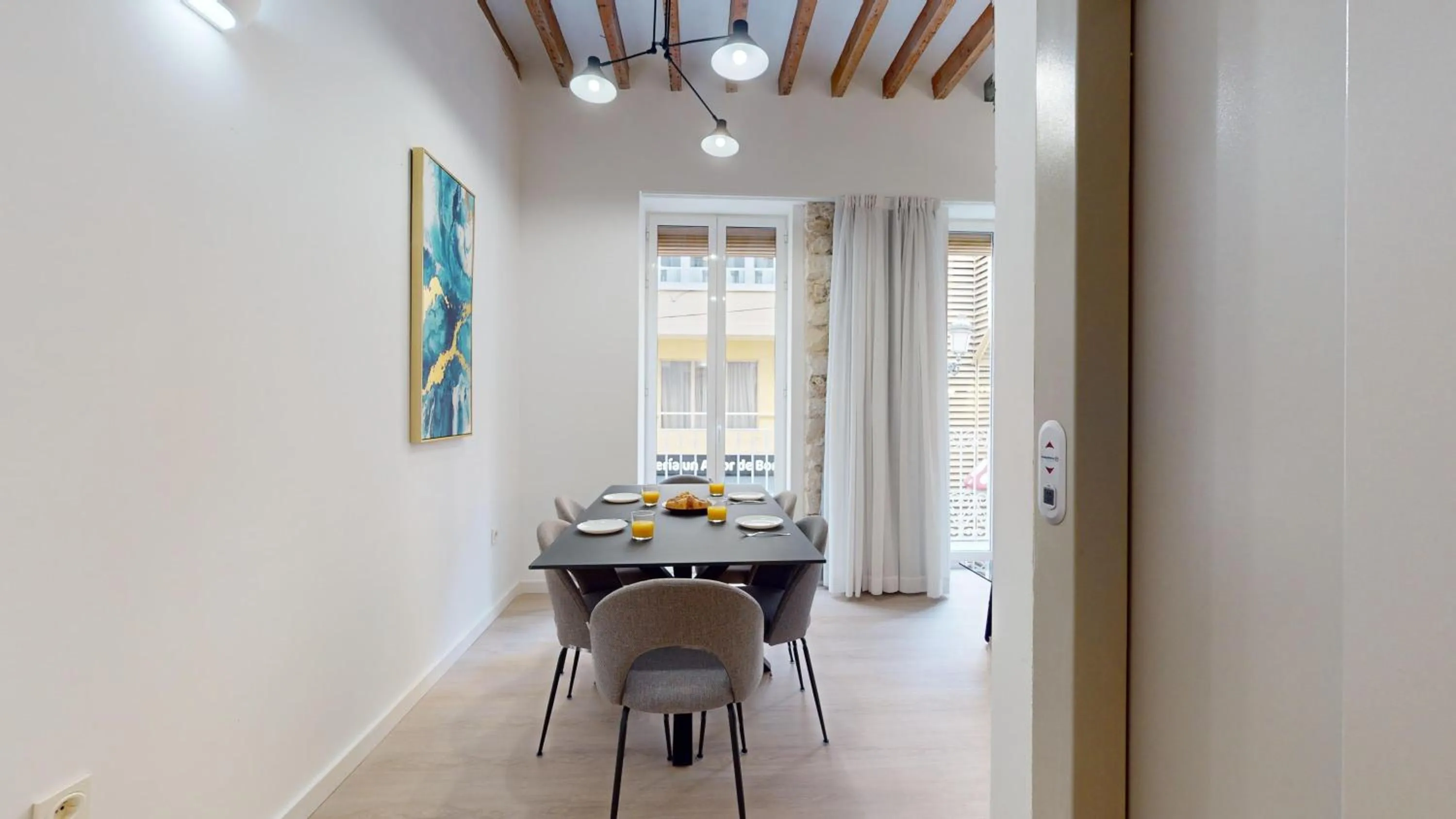 Dining area in MyFlats Luxury City Center