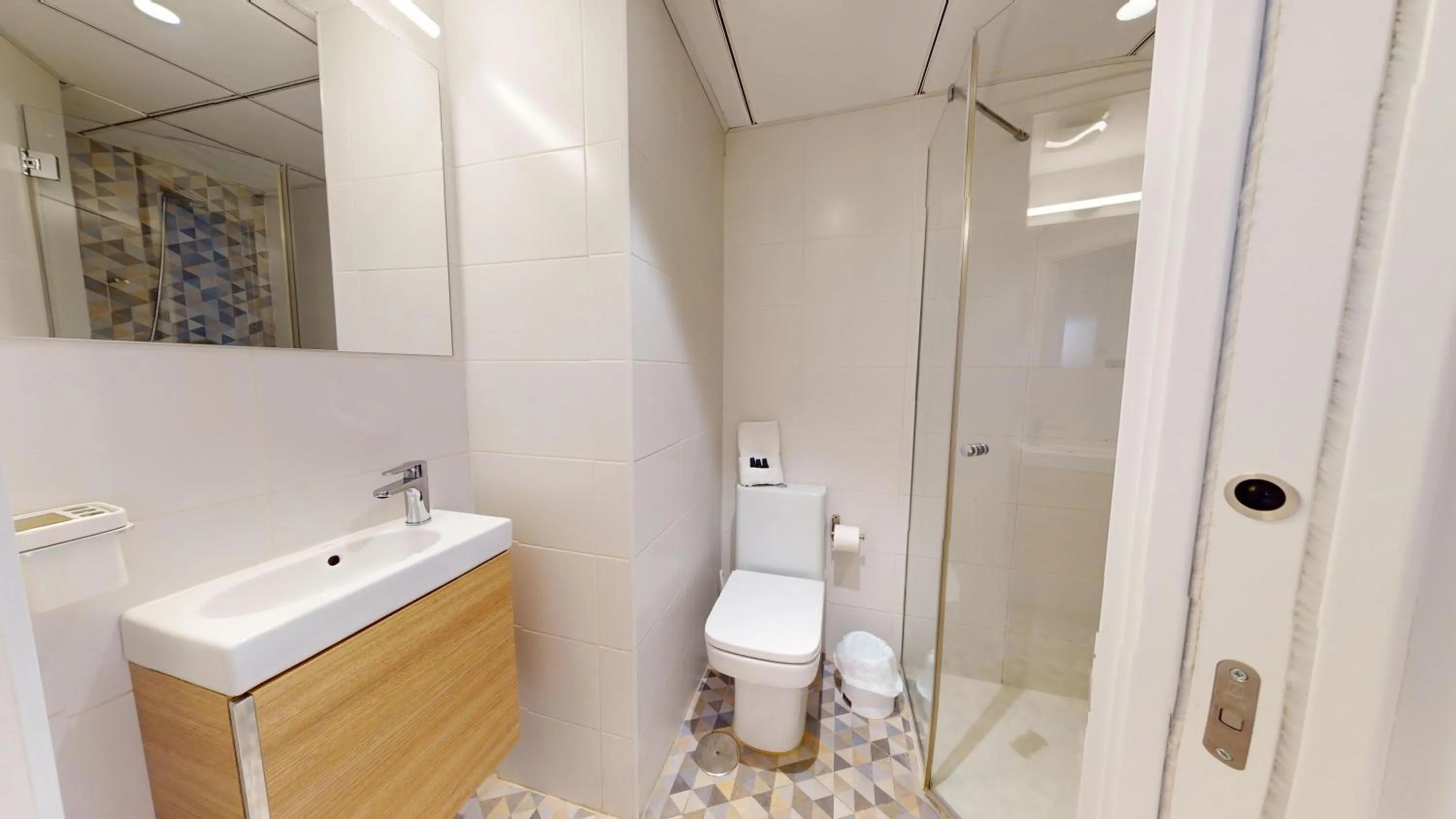 Shower in MyFlats Luxury City Center