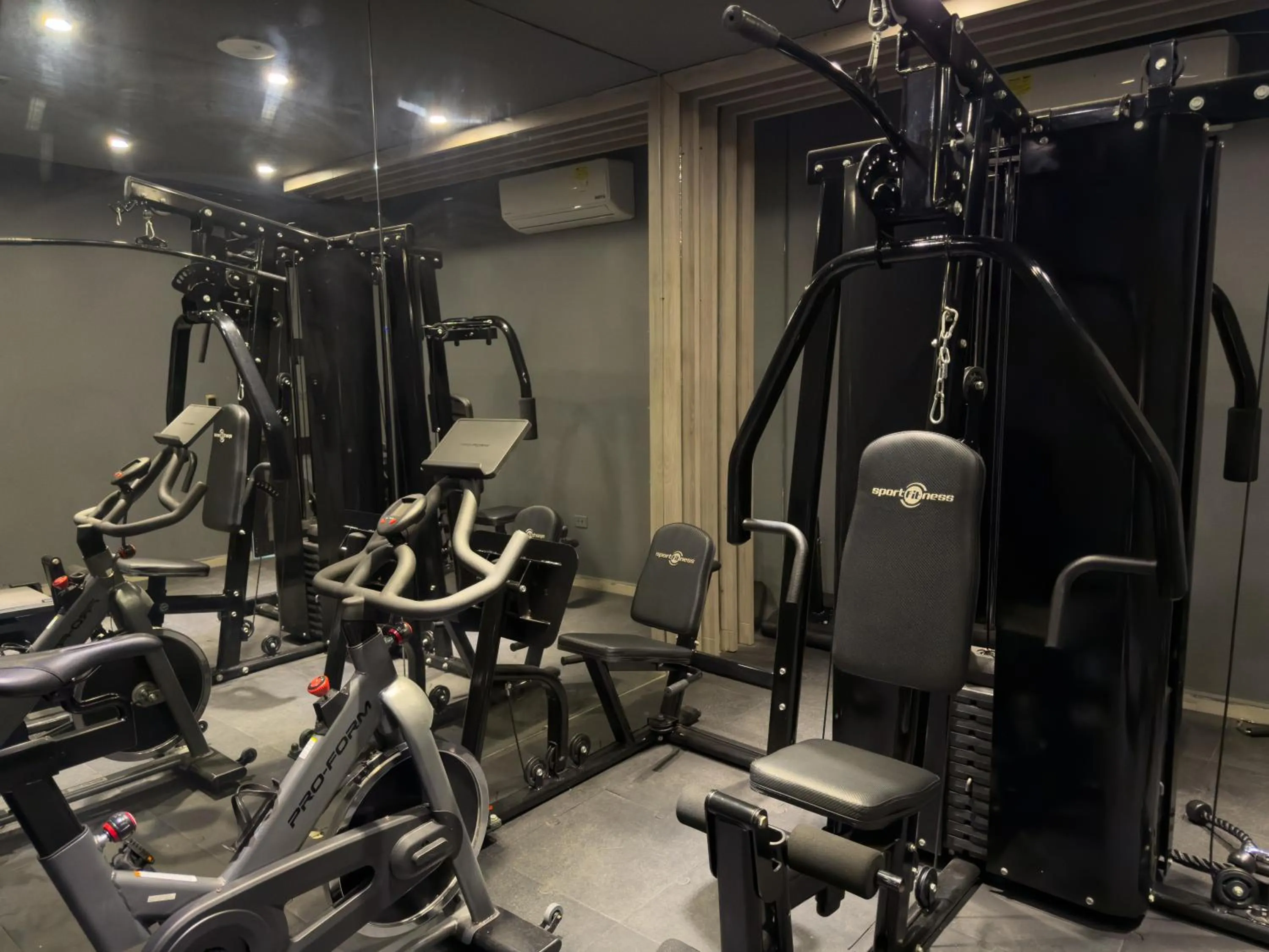 Fitness centre/facilities in Hotel Catedral Plaza