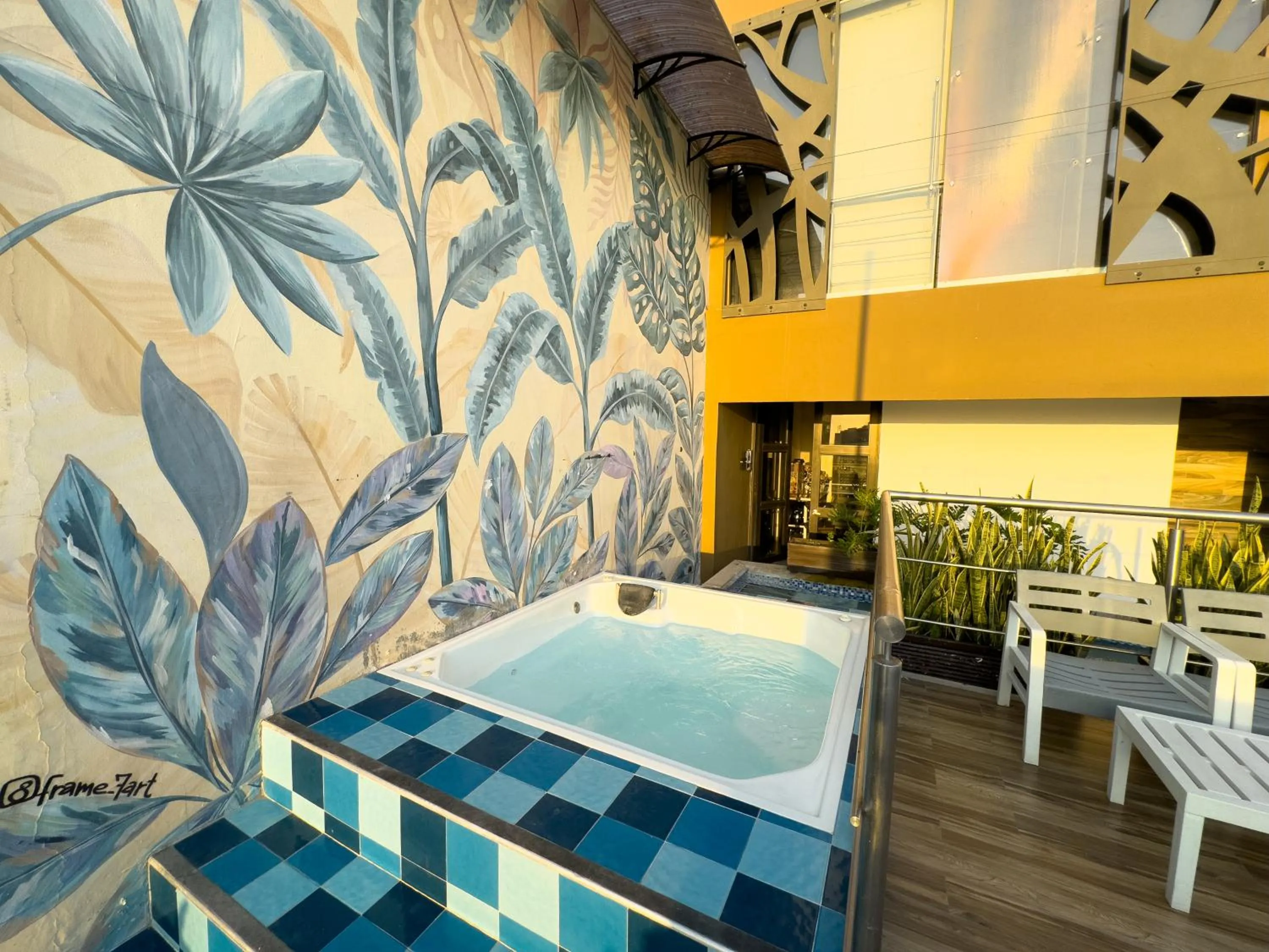 Hot Tub in Hotel Catedral Plaza