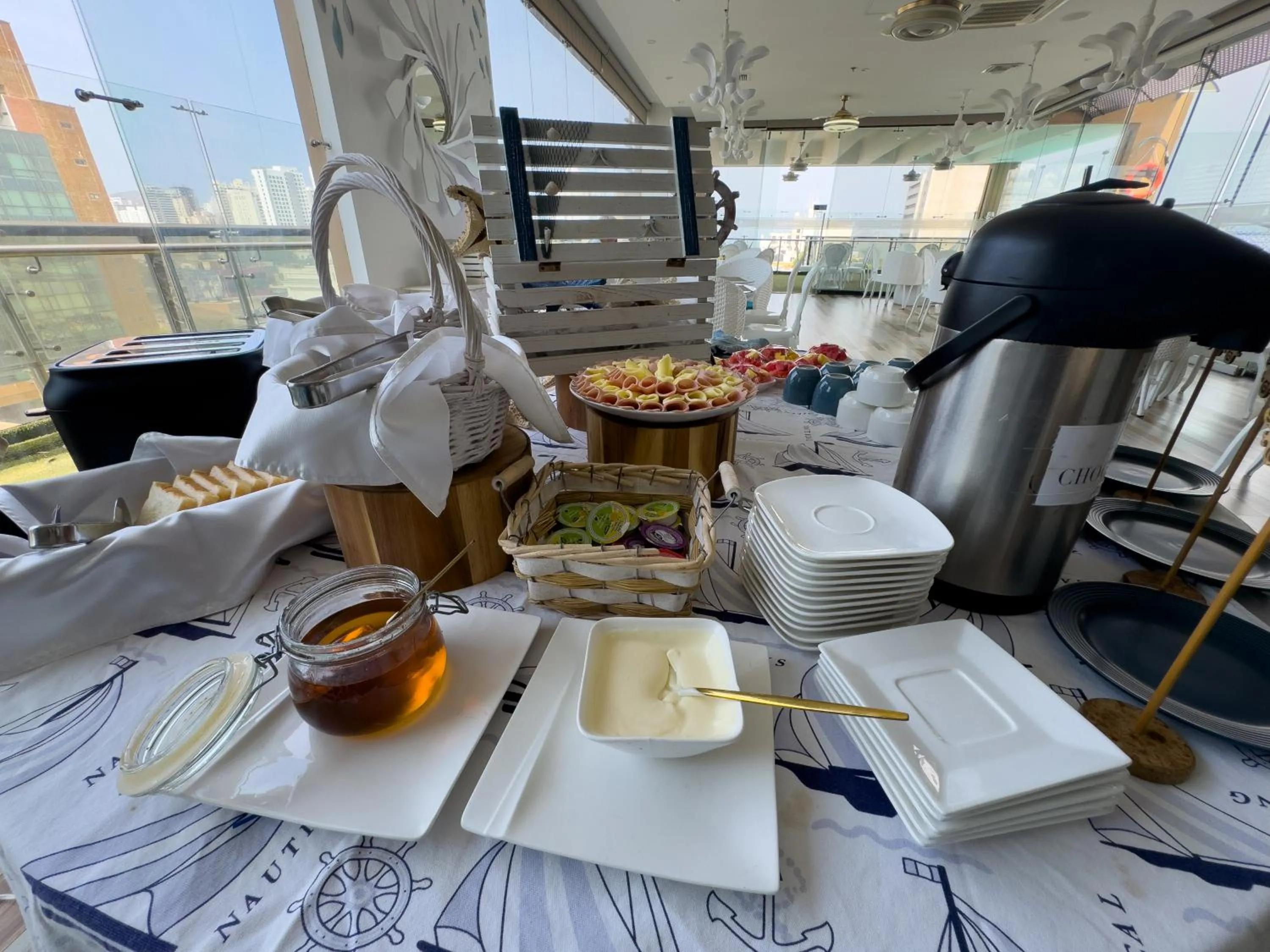 Buffet breakfast in Hotel Catedral Plaza