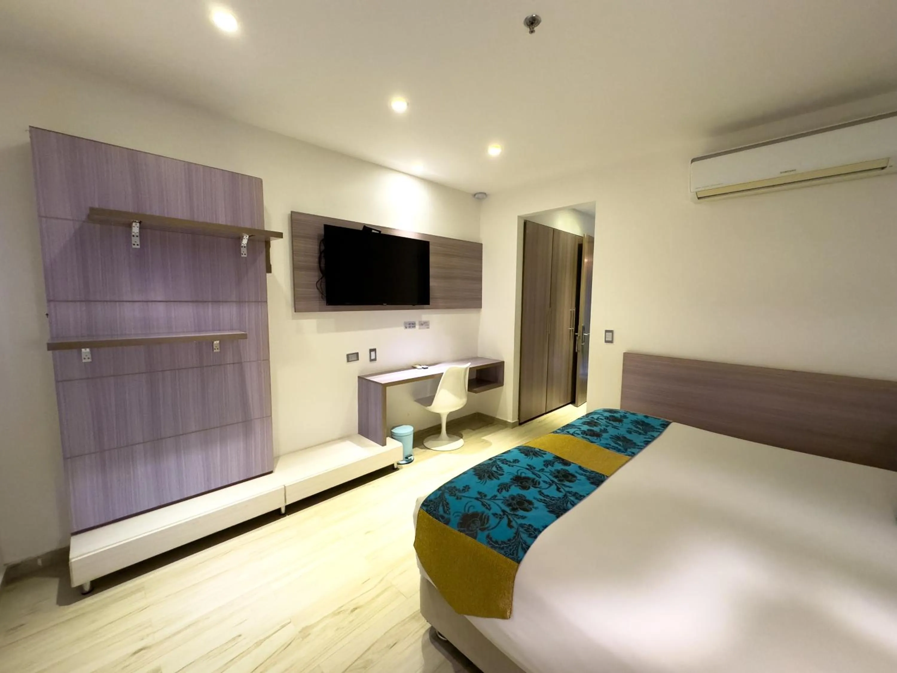 Bed in Hotel Catedral Plaza