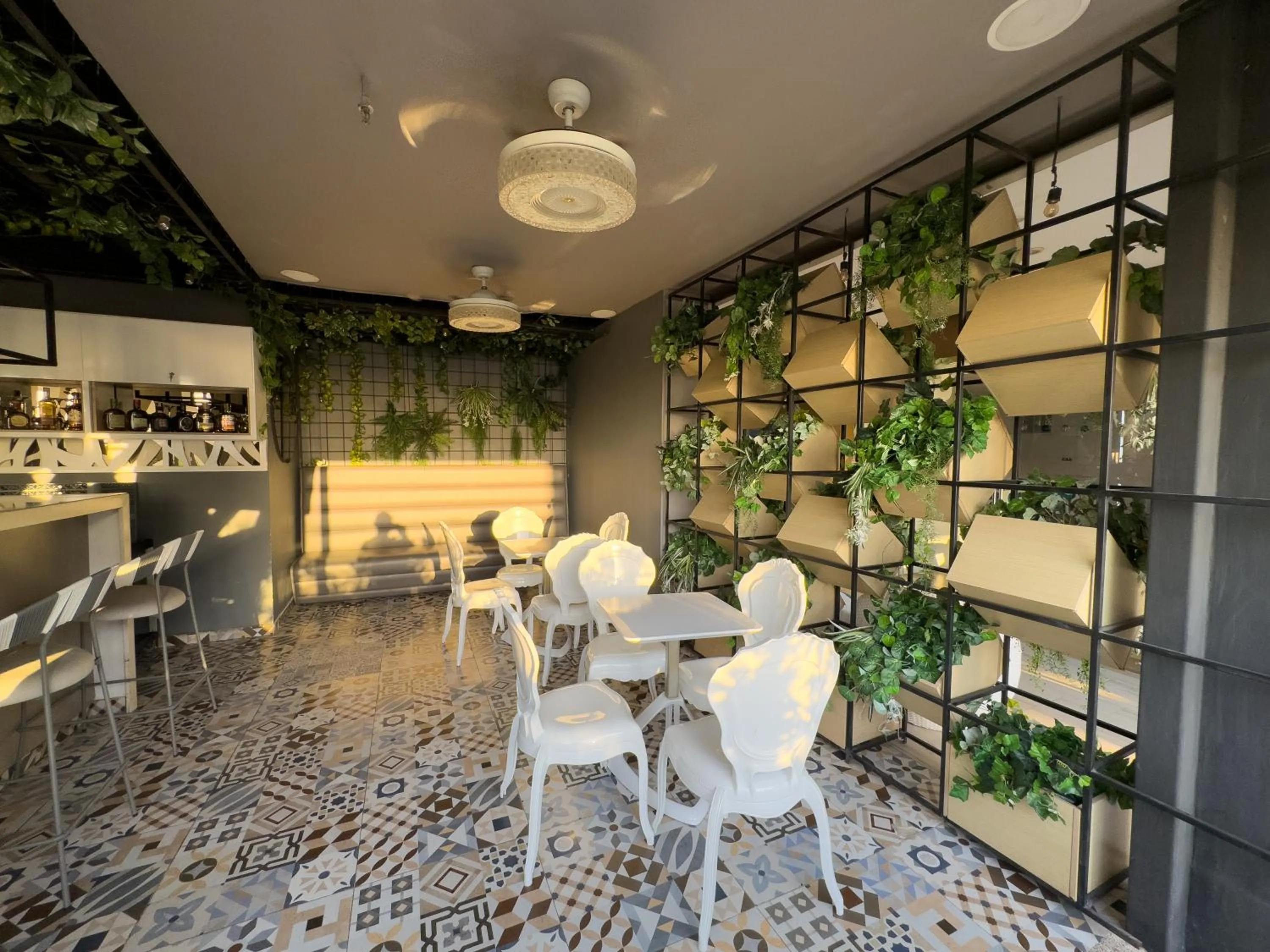 Restaurant/places to eat in Hotel Catedral Plaza