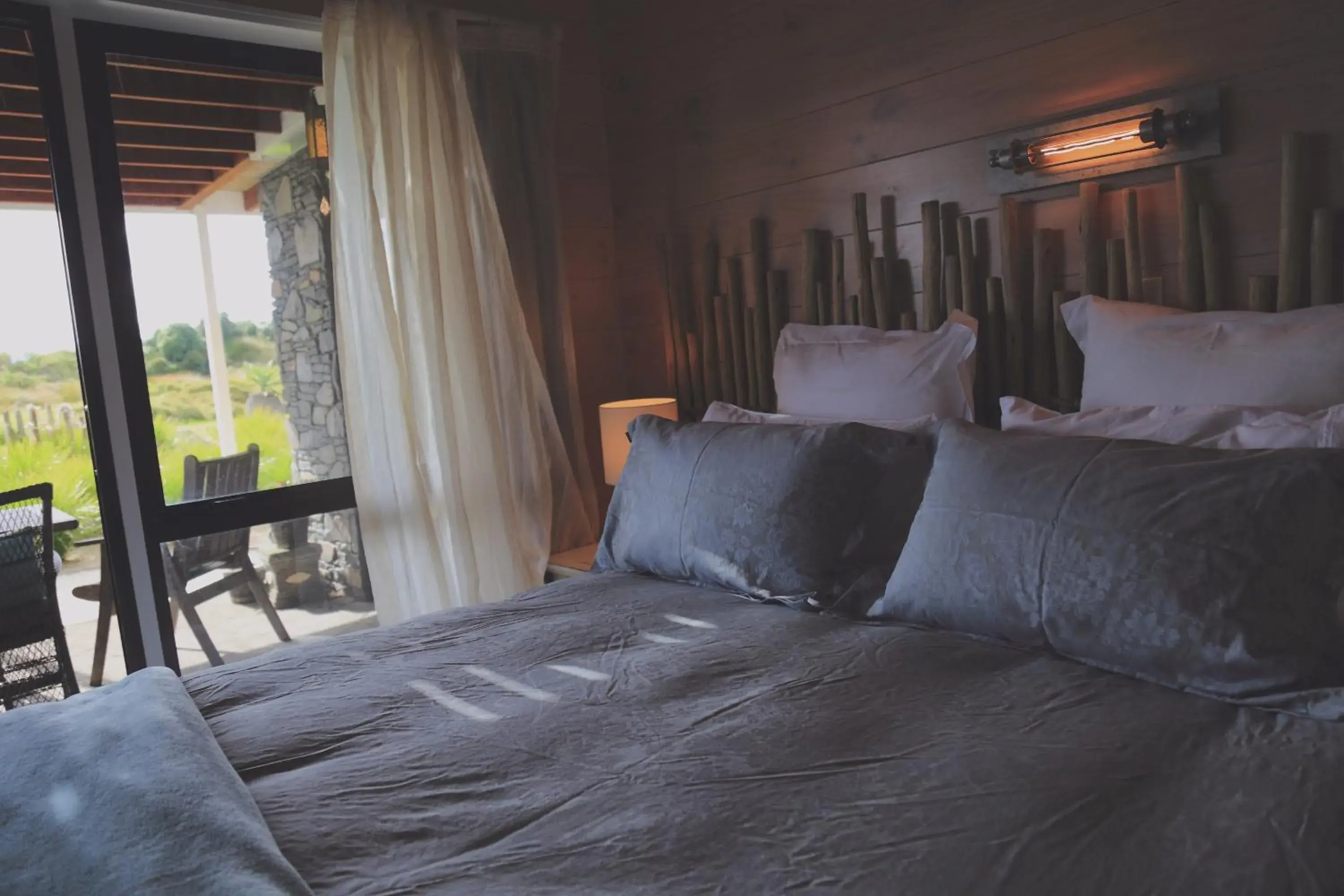 Two-Bedroom Apartment in Two Bare Feet Two-Bedroom Apartment in Two Bare Feet