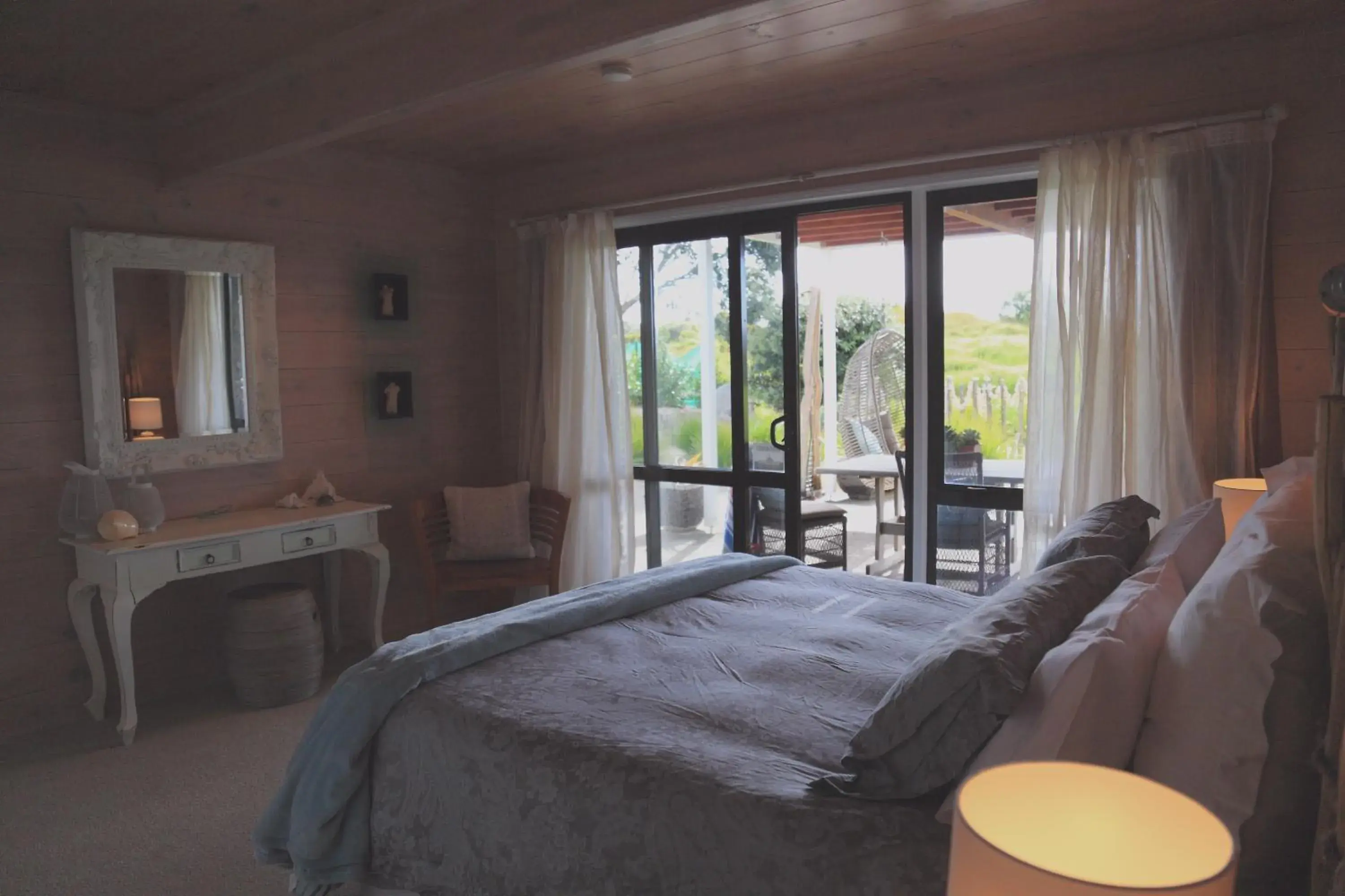 Two-Bedroom Apartment in Two Bare Feet Two-Bedroom Apartment in Two Bare Feet