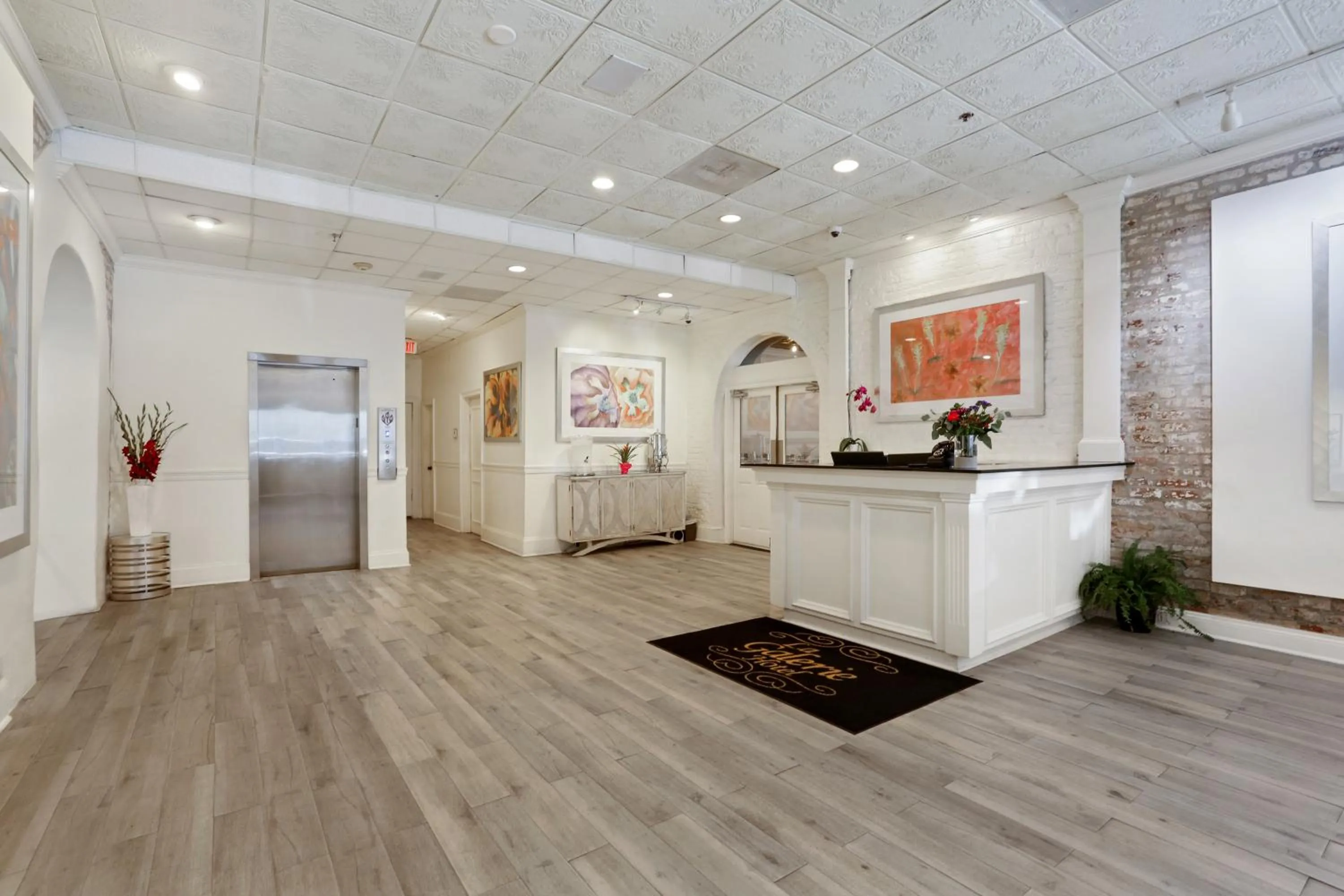 Lobby or reception in La Galerie French Quarter Hotel
