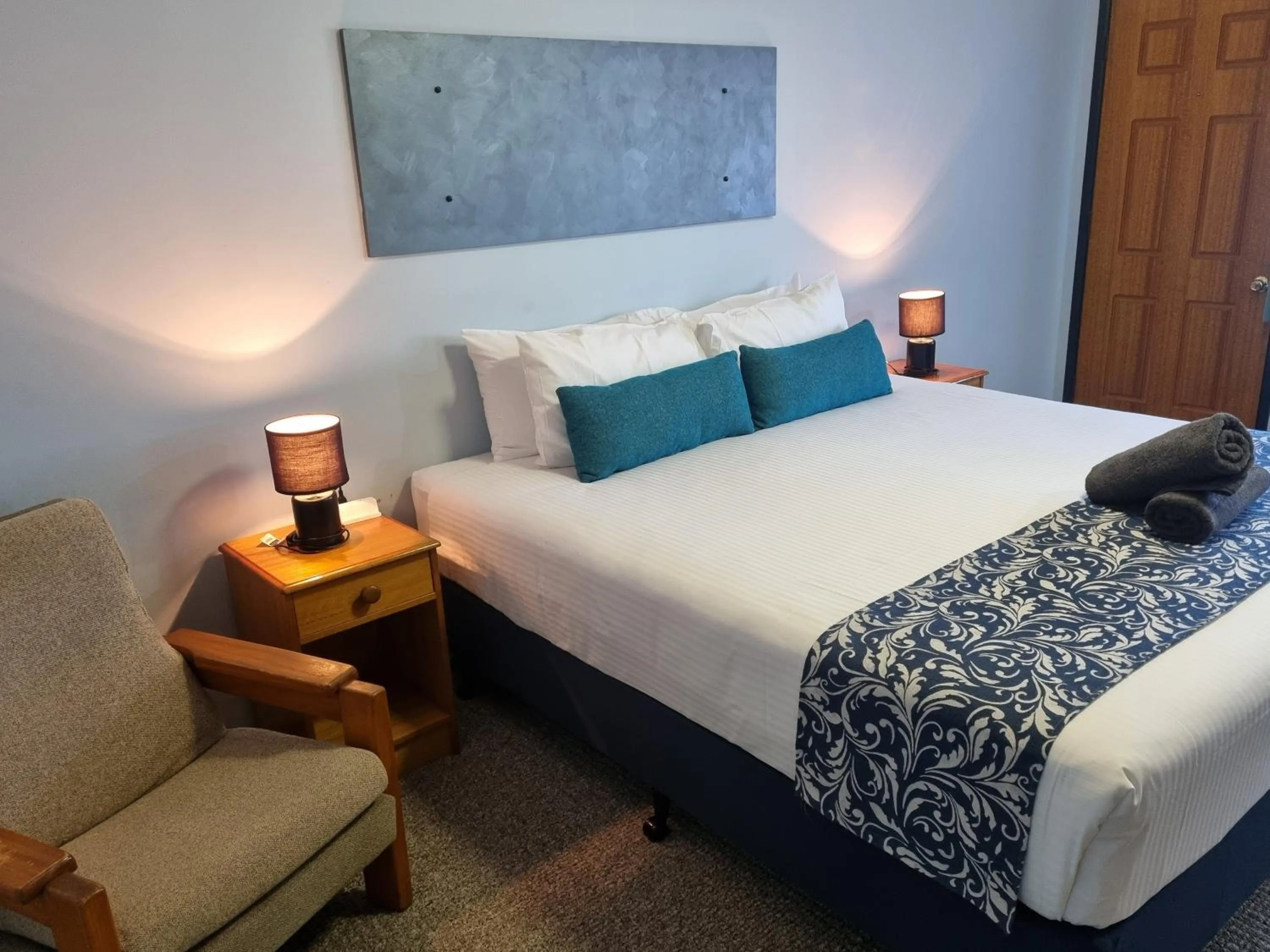 Queen Room in Koorawatha Homestead Motel