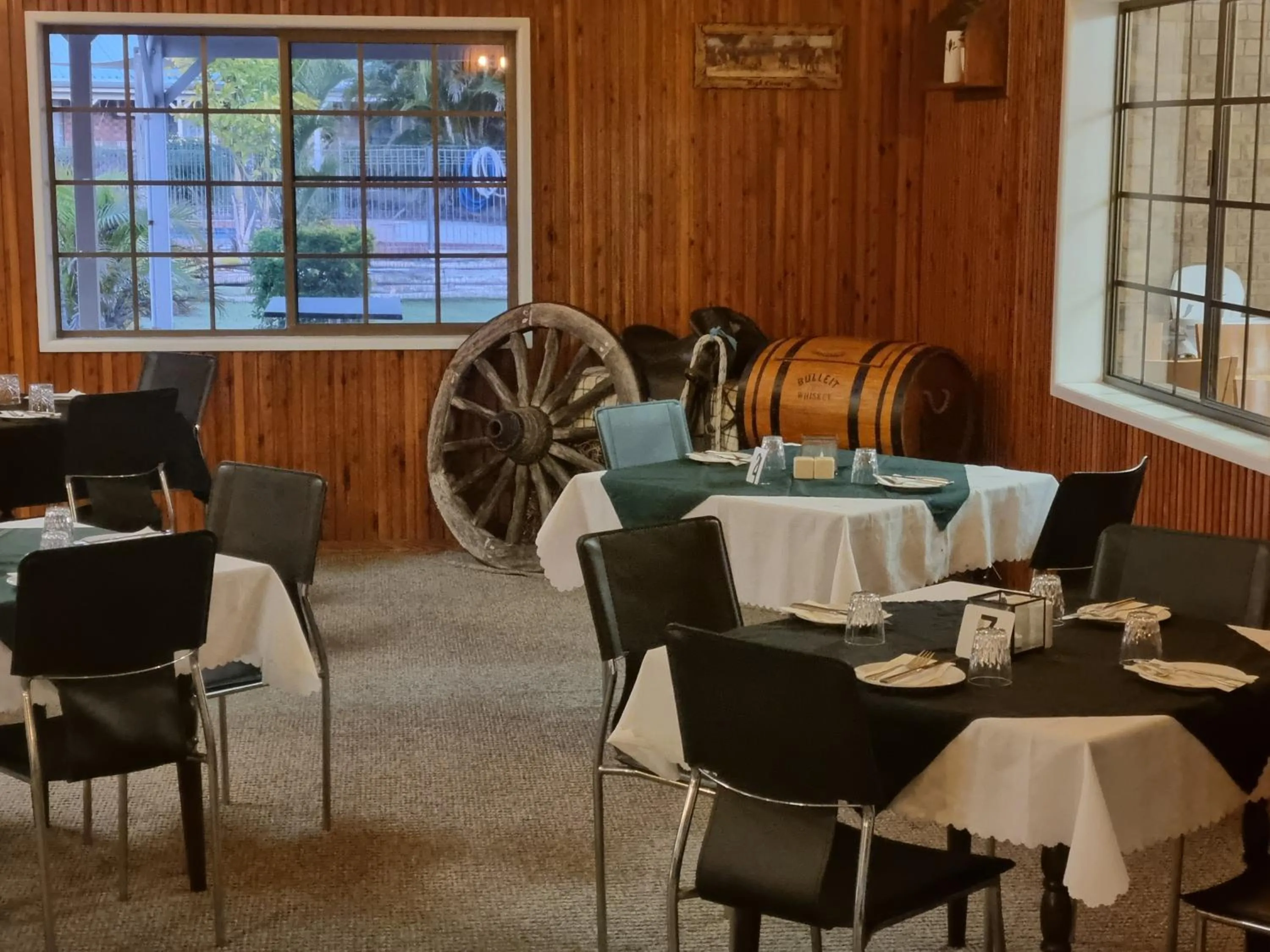 Restaurant/places to eat in Koorawatha Homestead Motel