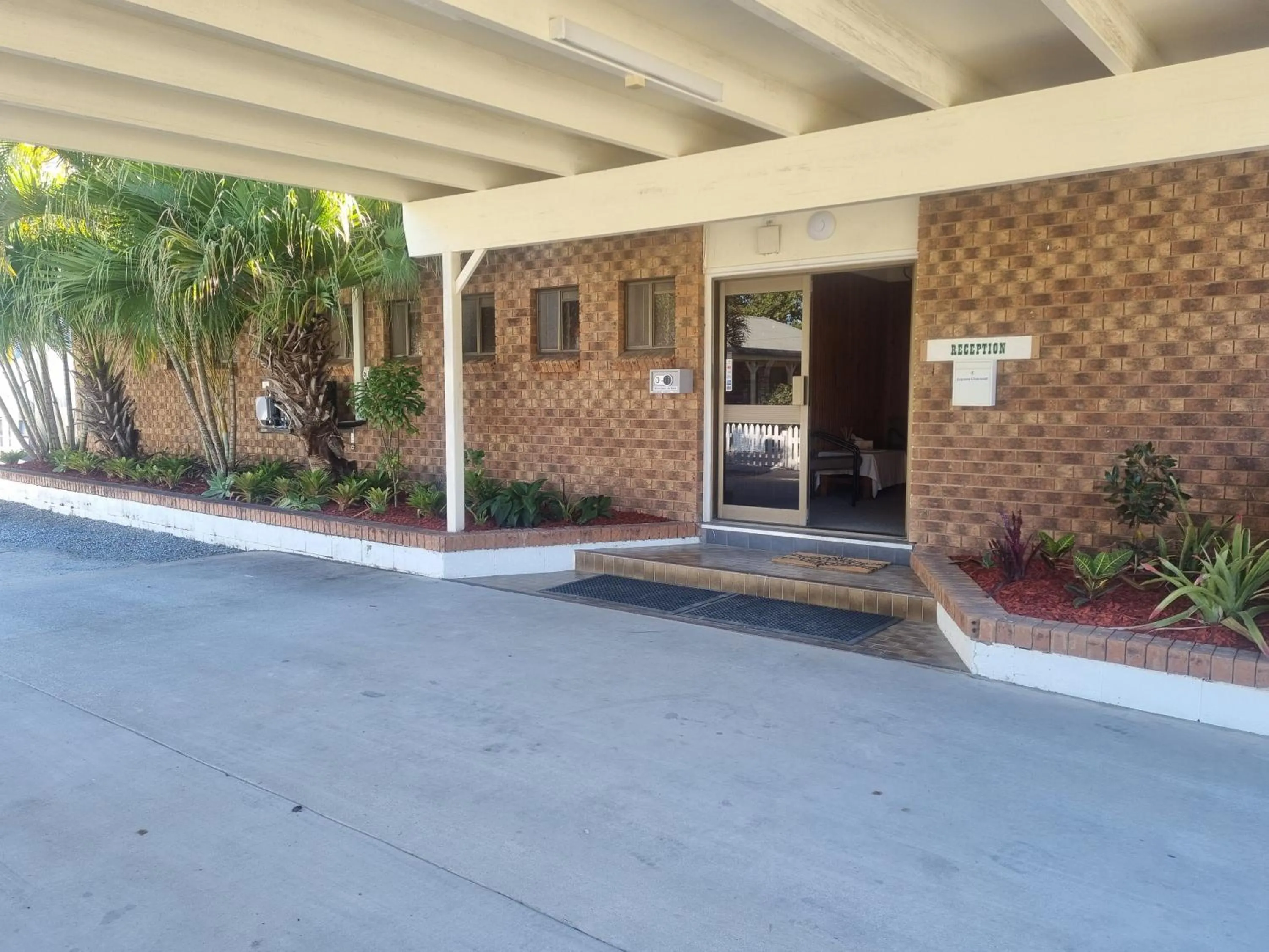 Property building in Koorawatha Homestead Motel