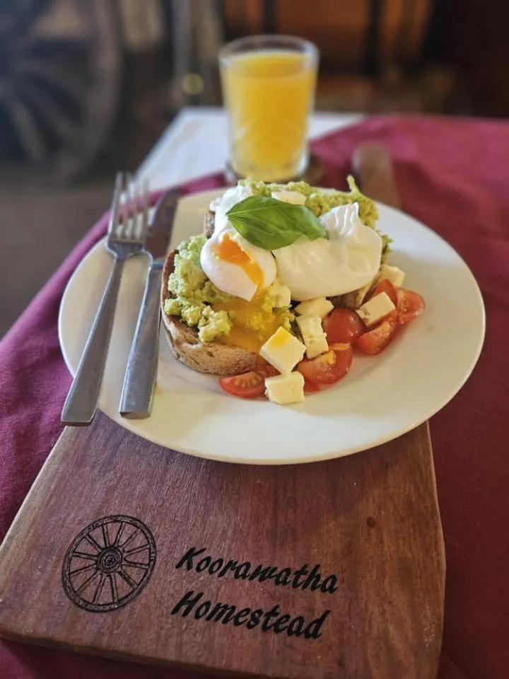 Restaurant/places to eat in Koorawatha Homestead Motel