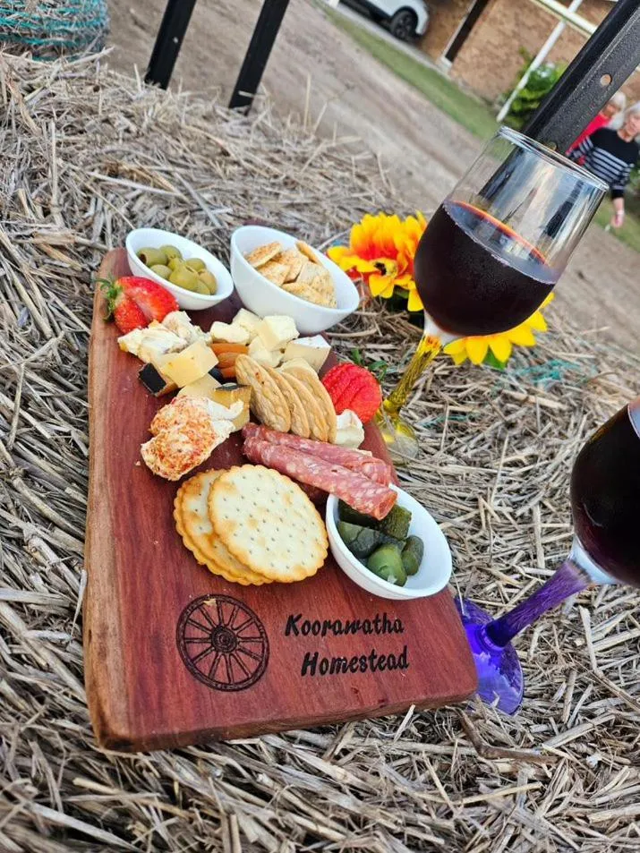 Restaurant/places to eat in Koorawatha Homestead Motel