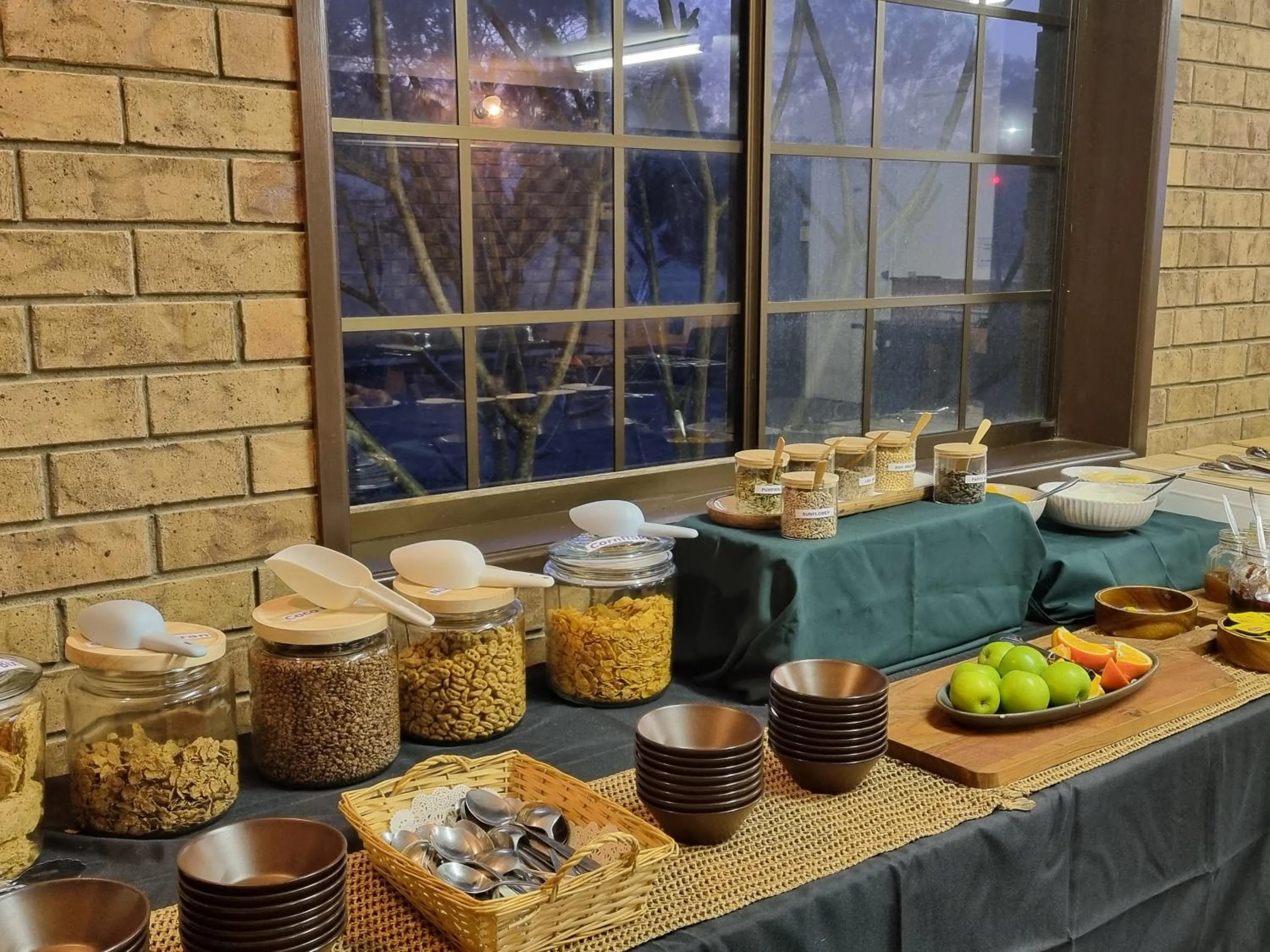 Breakfast in Koorawatha Homestead Motel