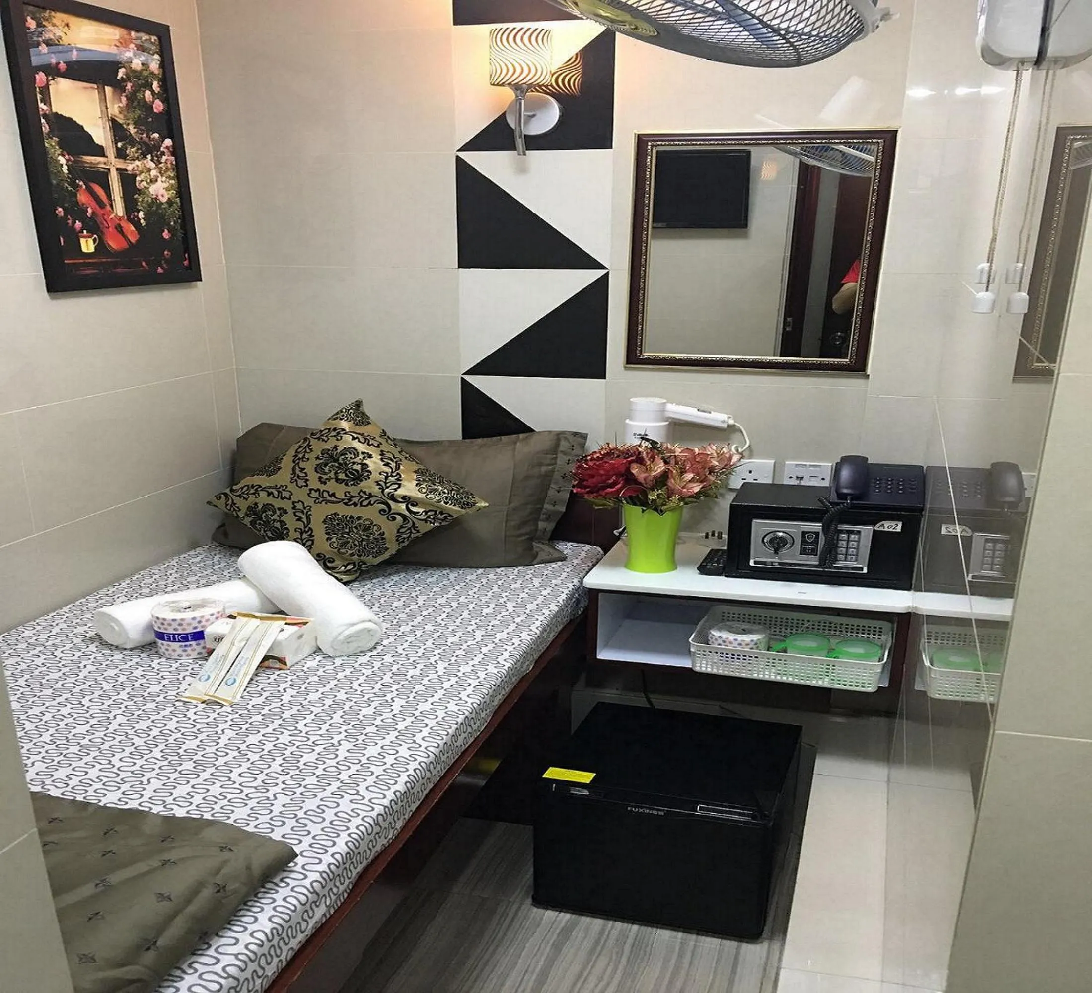 Decorative detail in Hi-Inn