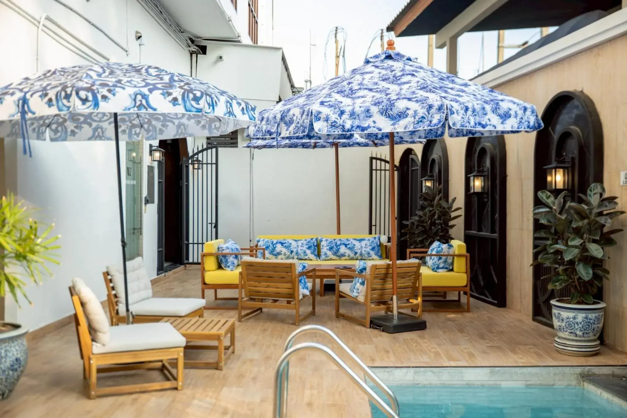 Swimming pool in Metropole, Bangkok, a Tribute Portfolio Hotel by Marriott Swimming pool in Metropole, Bangkok, a Tribute Portfolio Hotel by Marriott