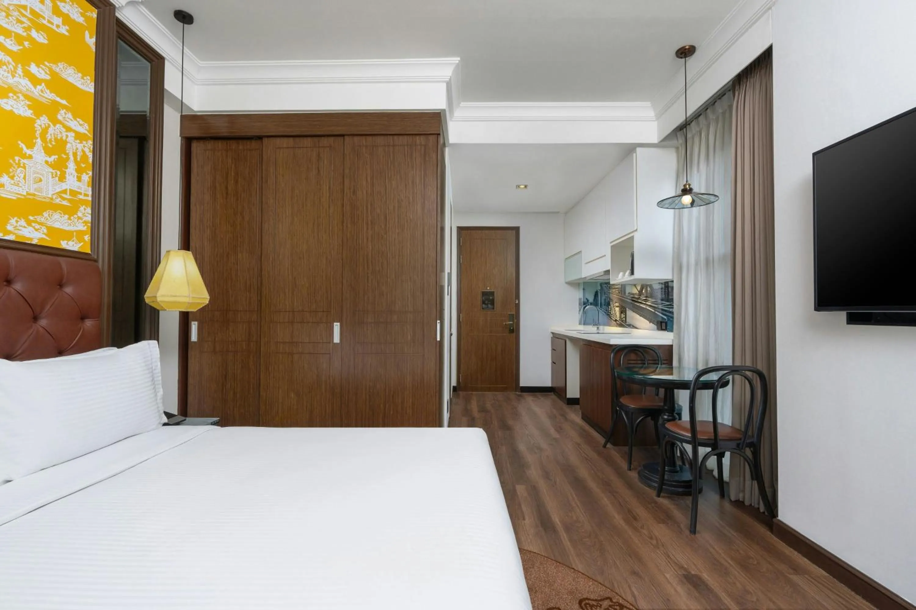 Photo of the whole room, Bed in Metropole, Bangkok, a Tribute Portfolio Hotel