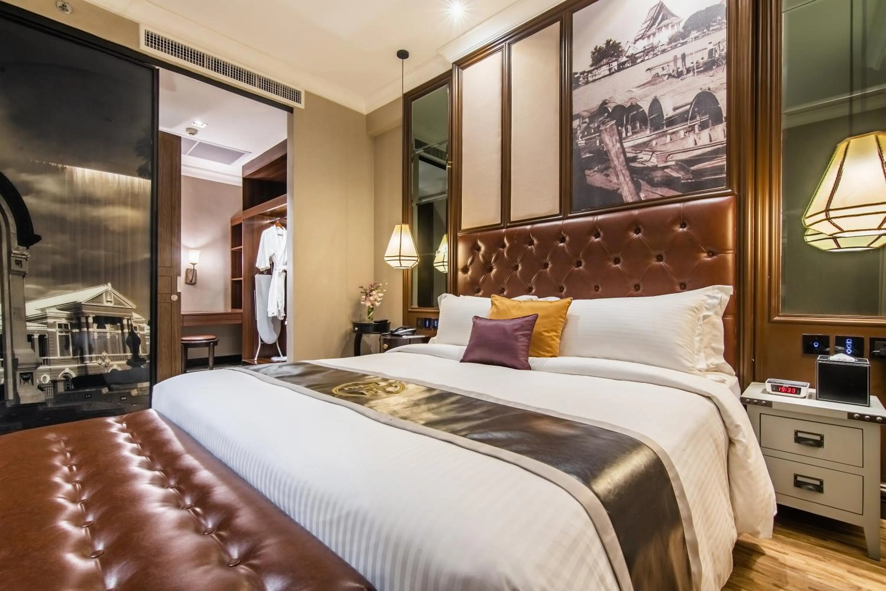 Bed in Metropole, Bangkok, a Tribute Portfolio Hotel