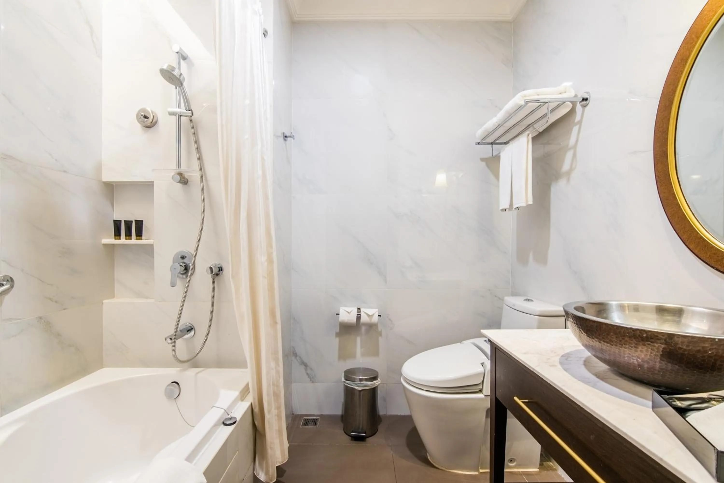 Bathroom in Metropole, Bangkok, a Tribute Portfolio Hotel