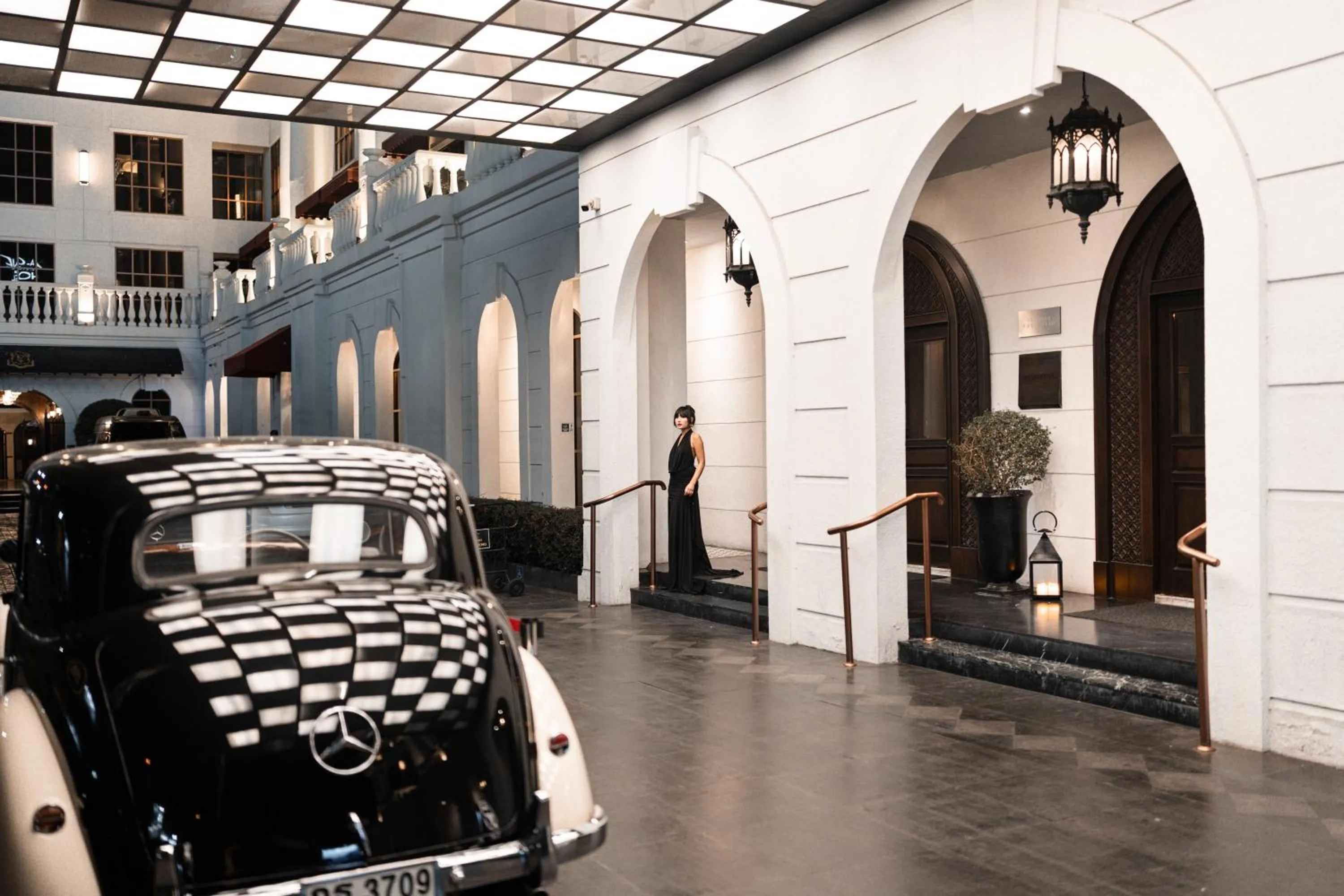 Property building in Metropole, Bangkok, a Tribute Portfolio Hotel by Marriott