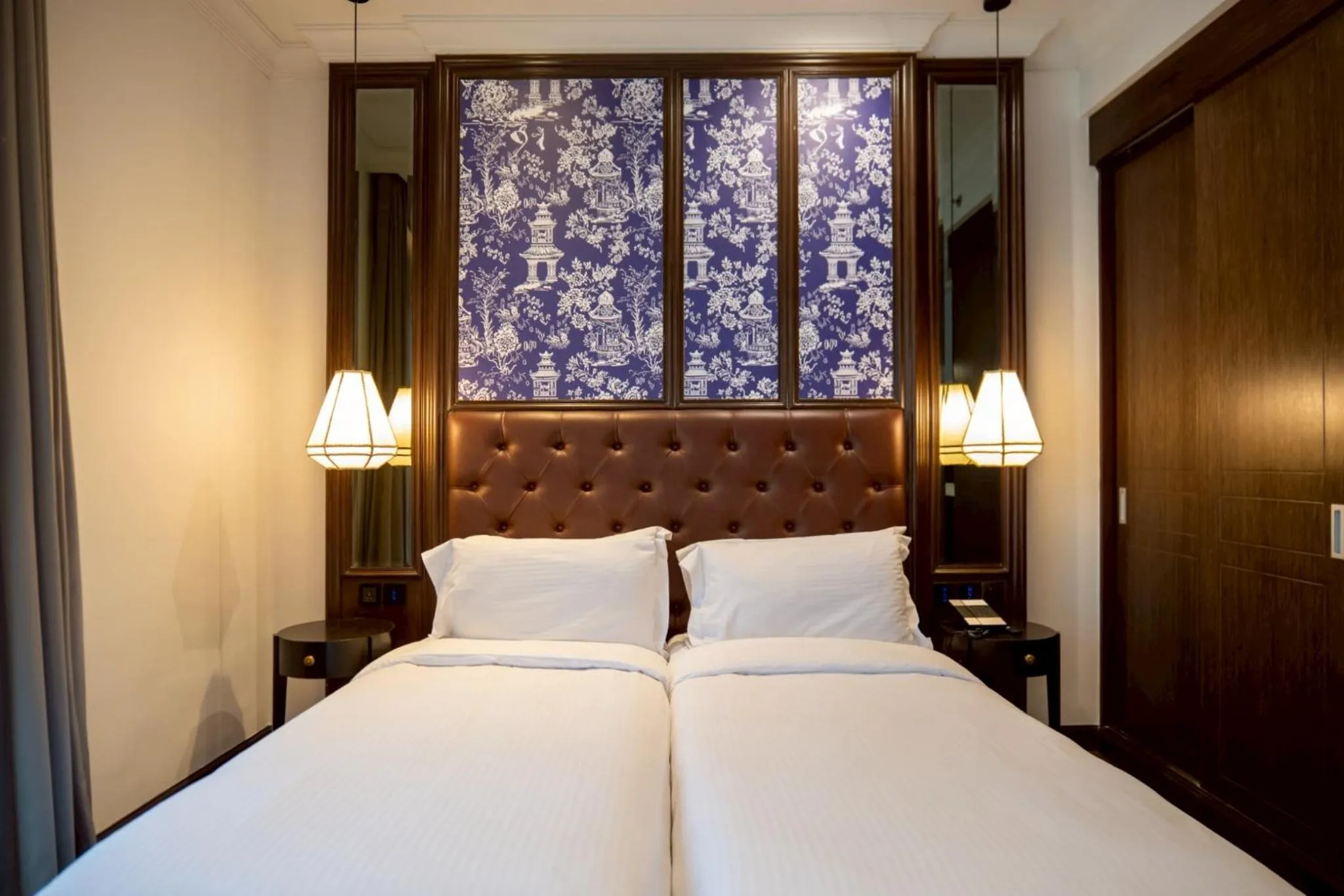 Bed in Metropole, Bangkok, a Tribute Portfolio Hotel by Marriott