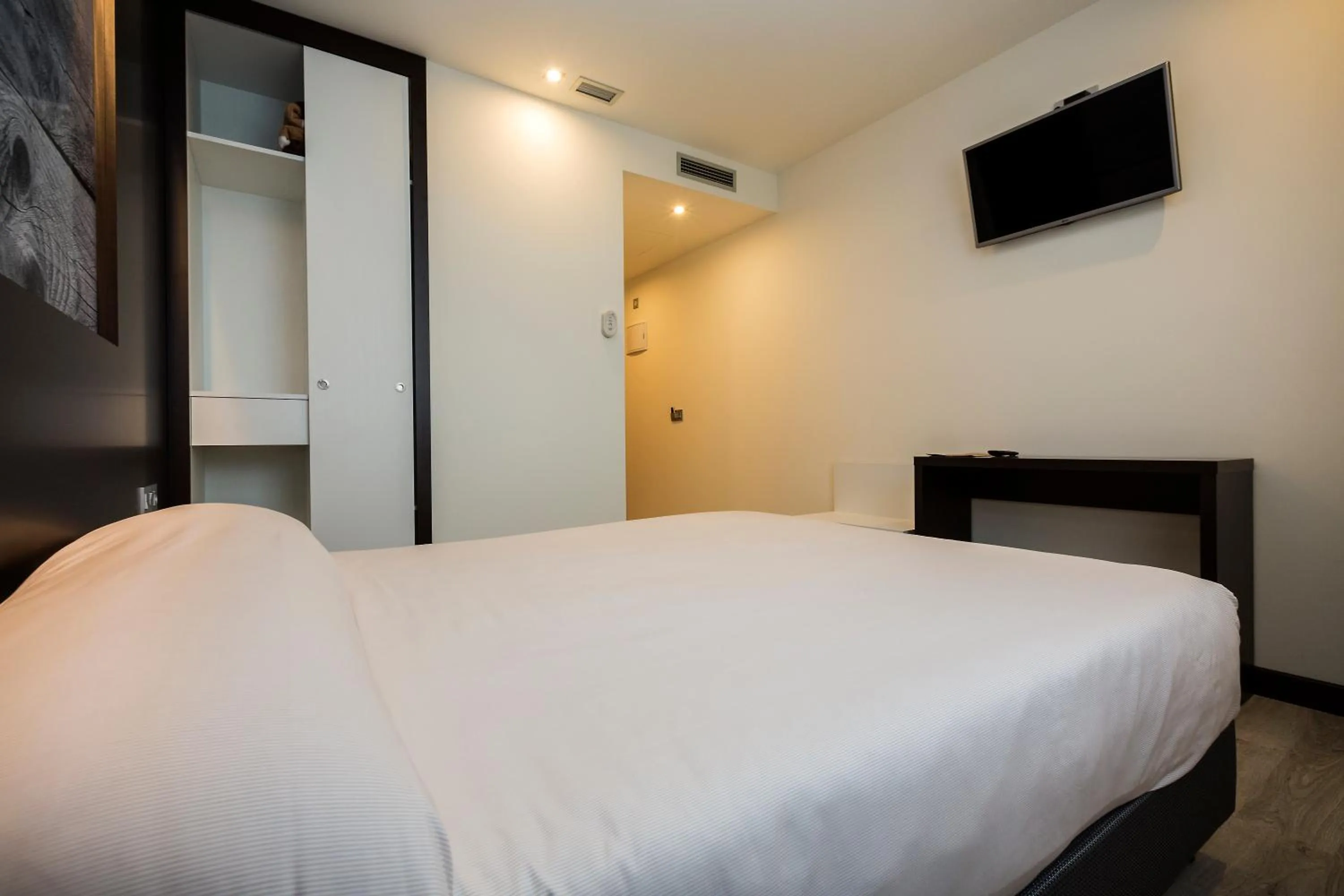 Bedroom, Bed in Hotel la Posada de Roces