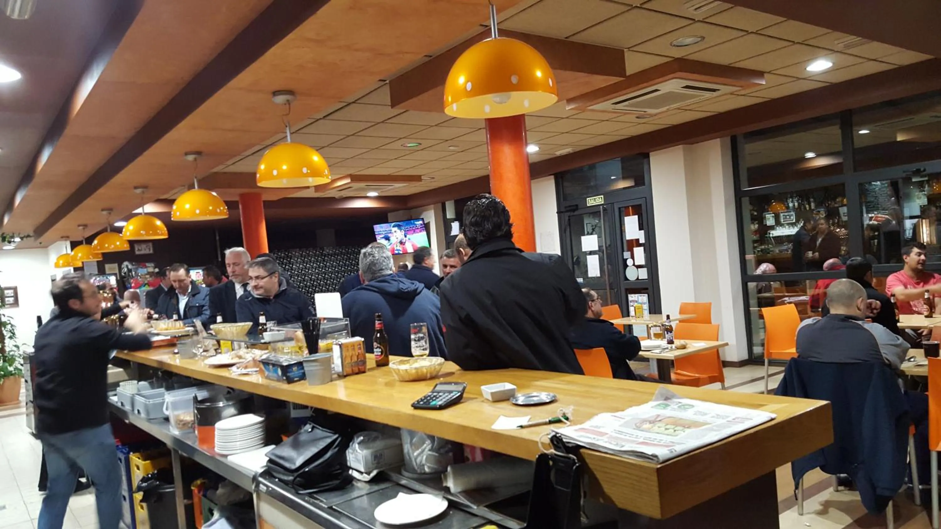 Restaurant/places to eat in Hotel la Posada de Roces